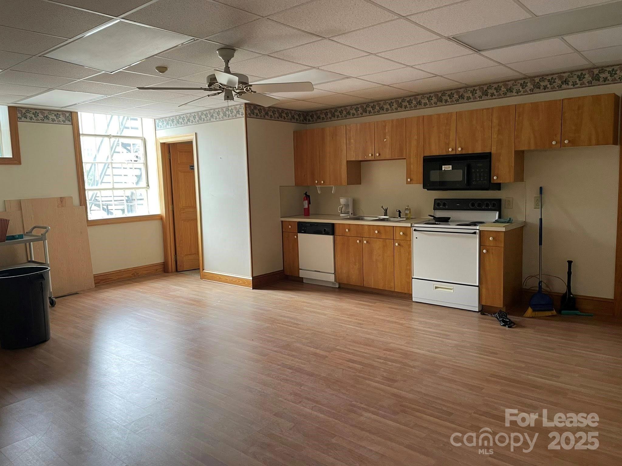 213 W Main Avenue Property Photo 5