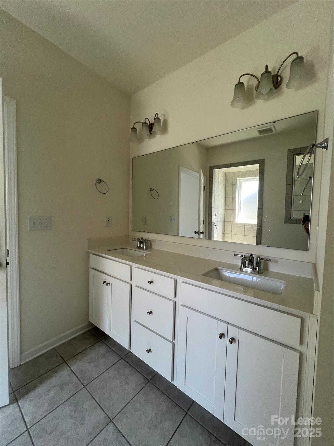 1024 Argentium Way Property Photo 12