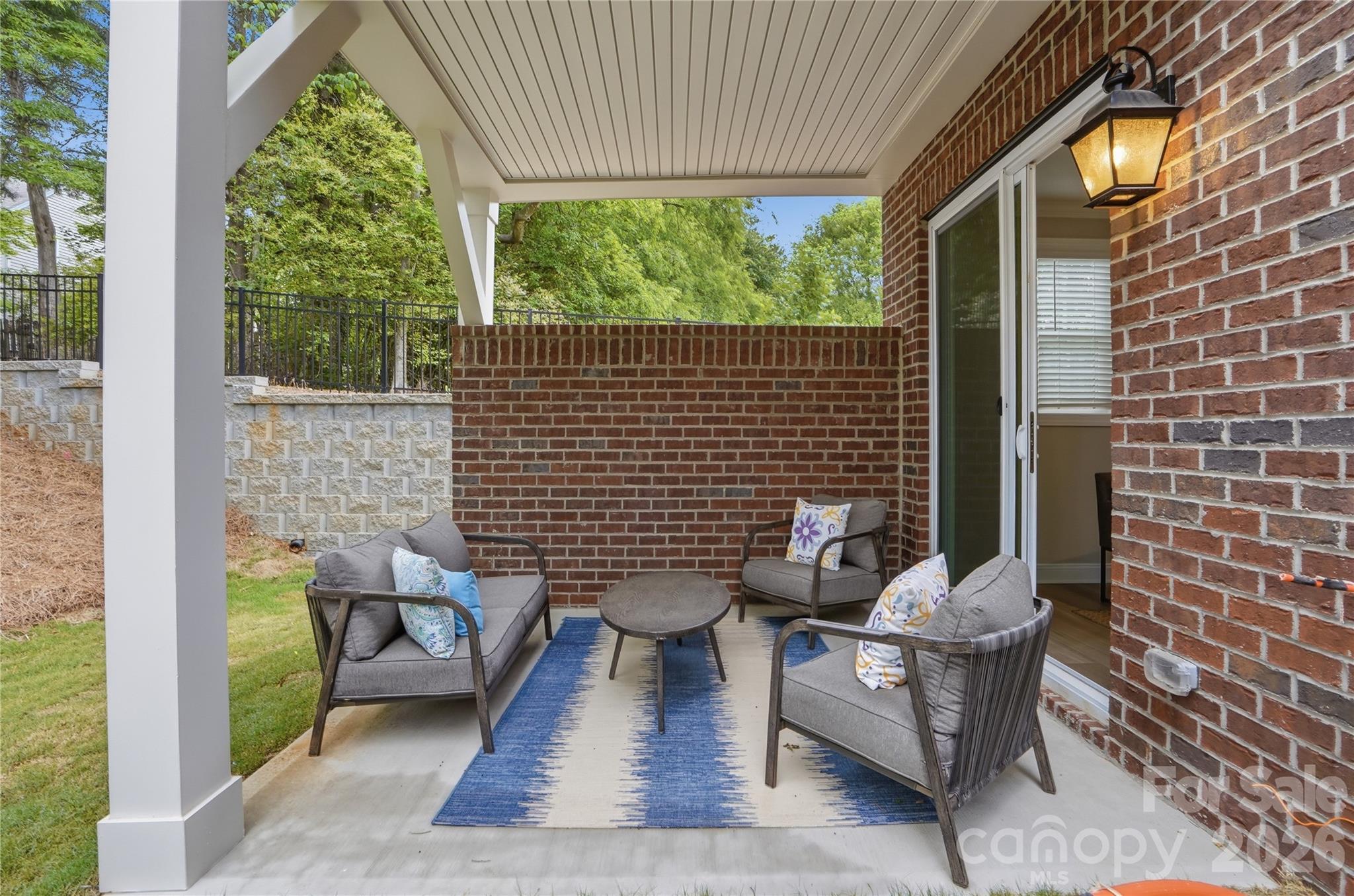 12123 Lavinia Lane Property Photo 10