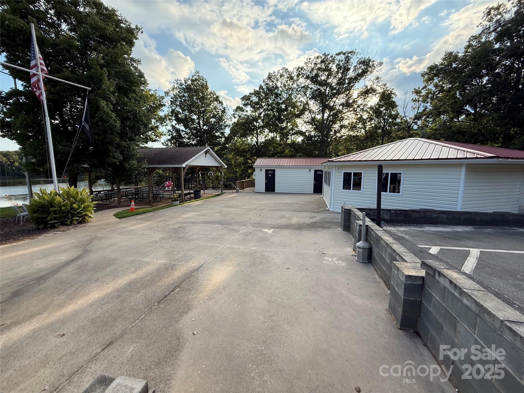 111 Club House Drive 236 Property Photo 45