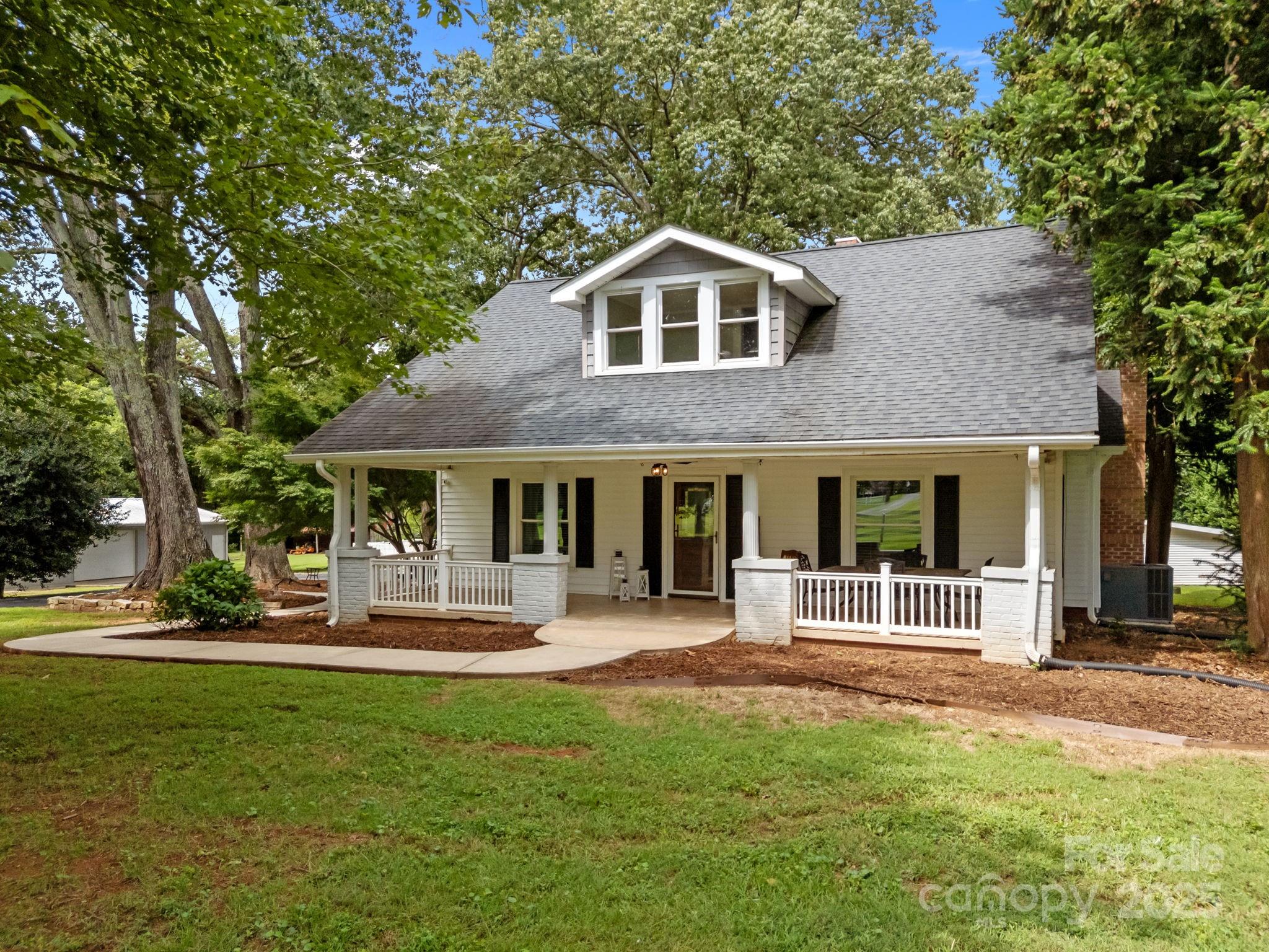8900 Old Concord Road Property Photo 1