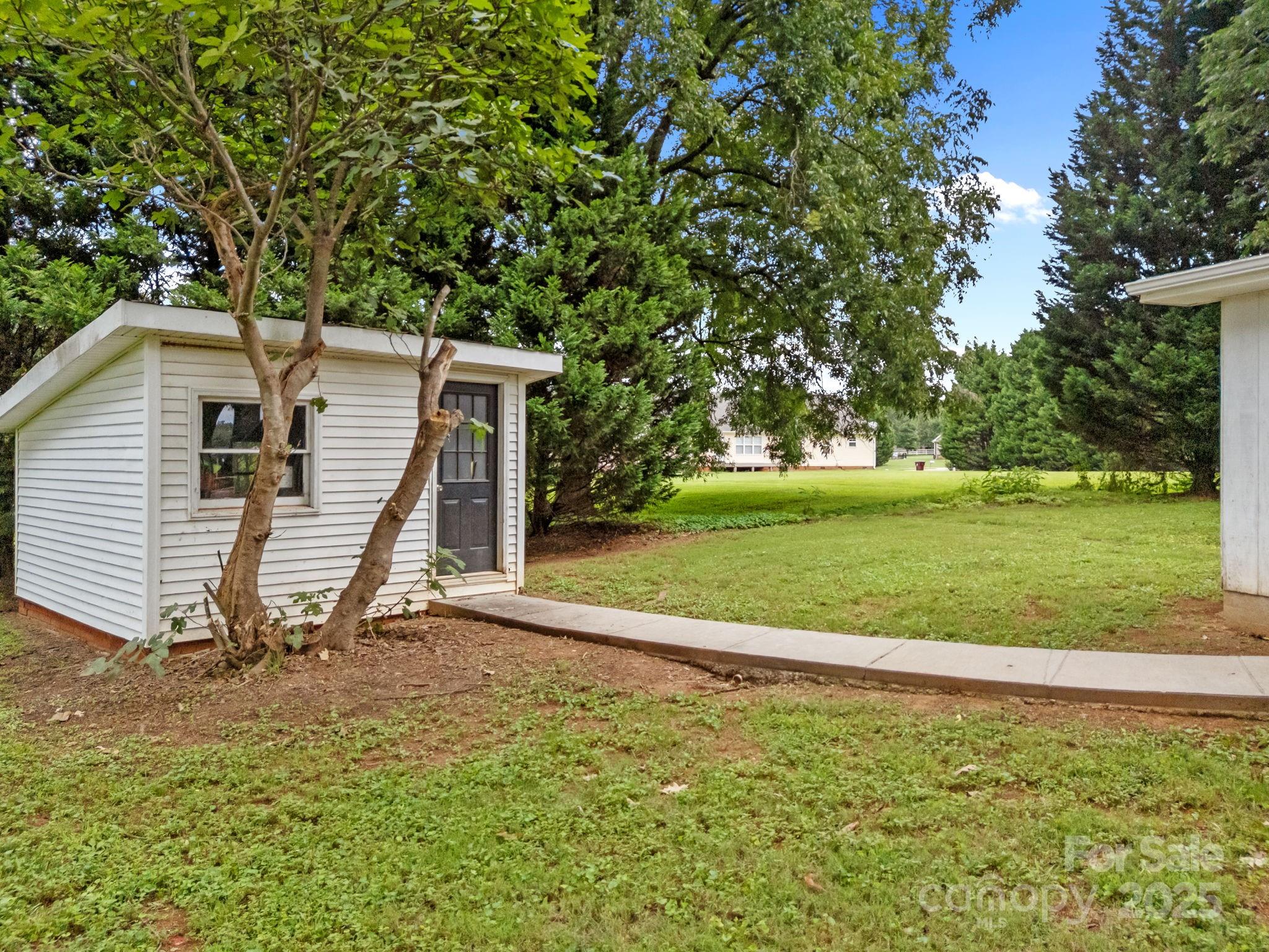 8900 Old Concord Road Property Photo 36