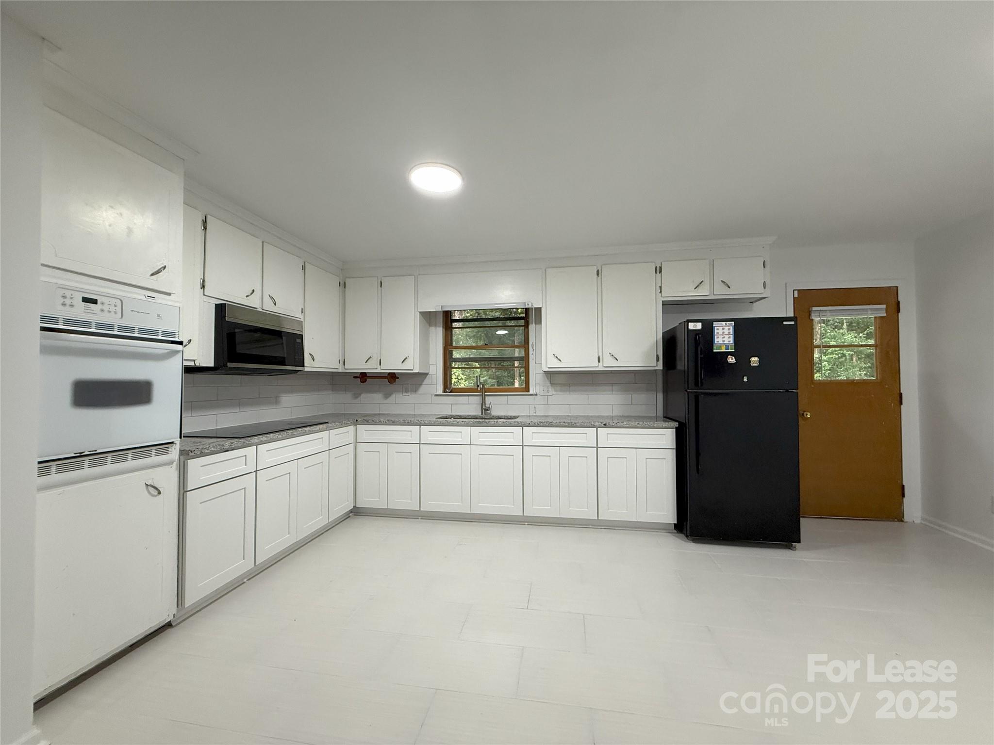 4001 Peggy Lane Property Photo 4