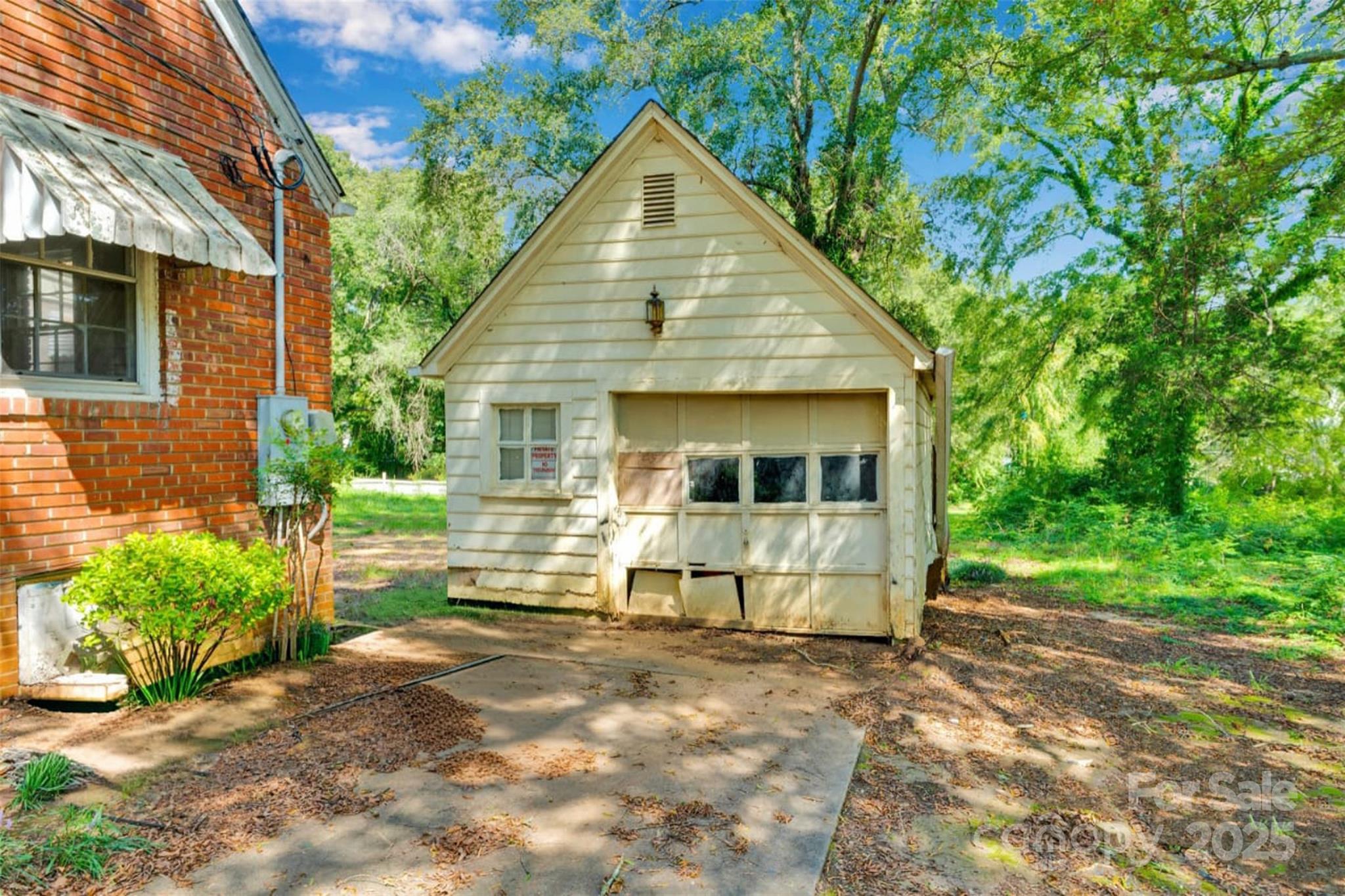 409 Gold Street Property Photo 4