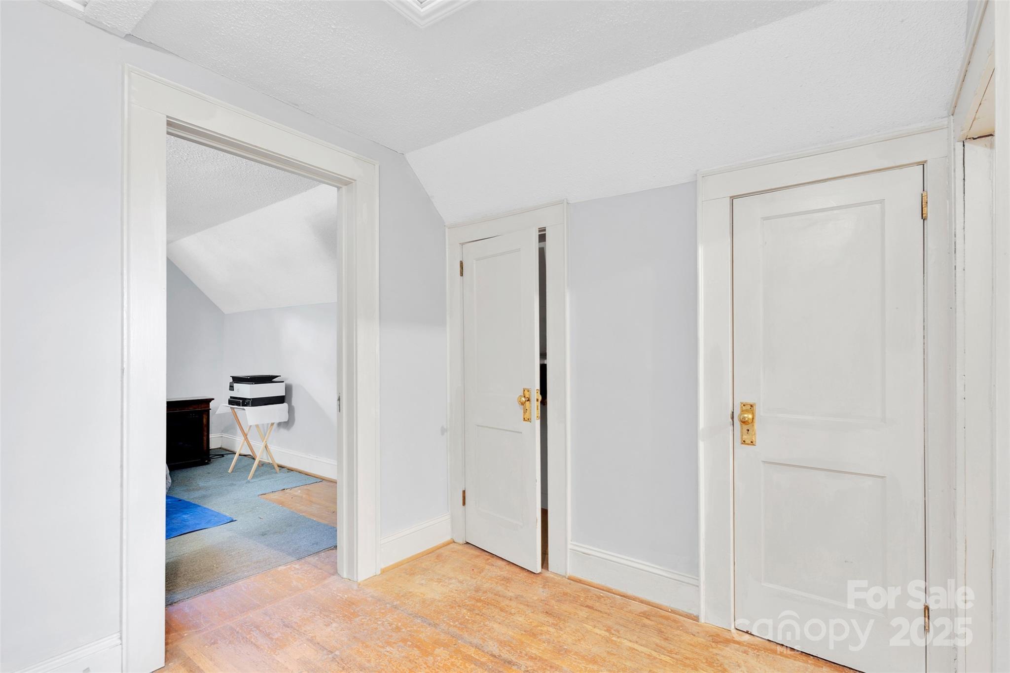 409 Gold Street Property Photo 15