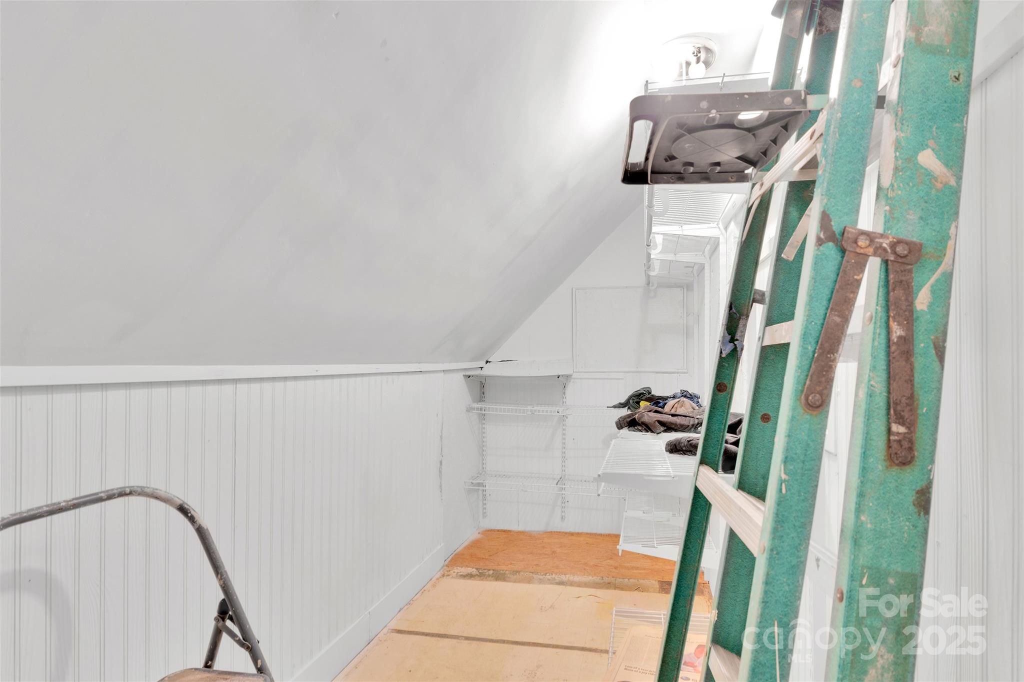 409 Gold Street Property Photo 19