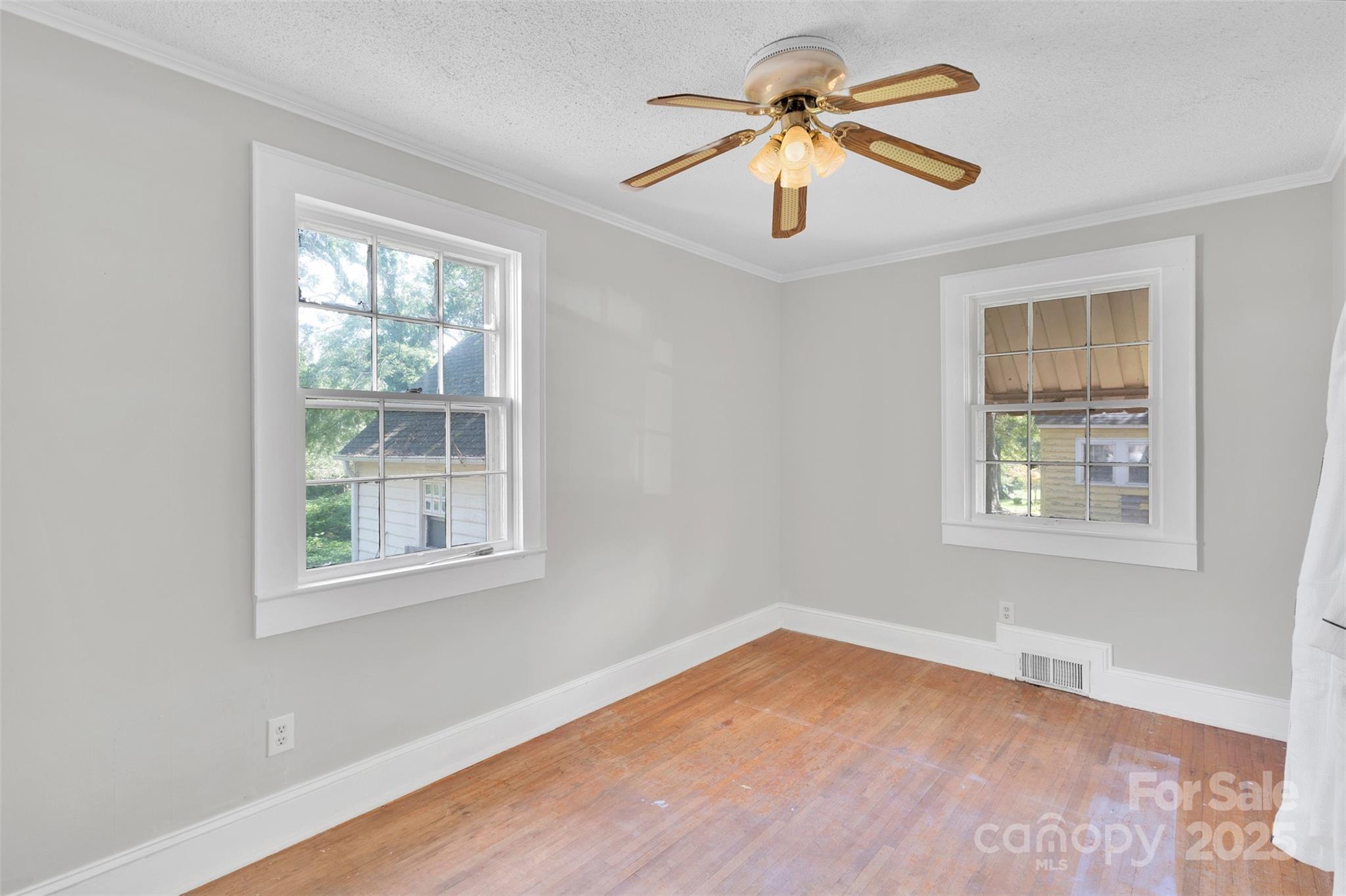 409 Gold Street Property Photo 29