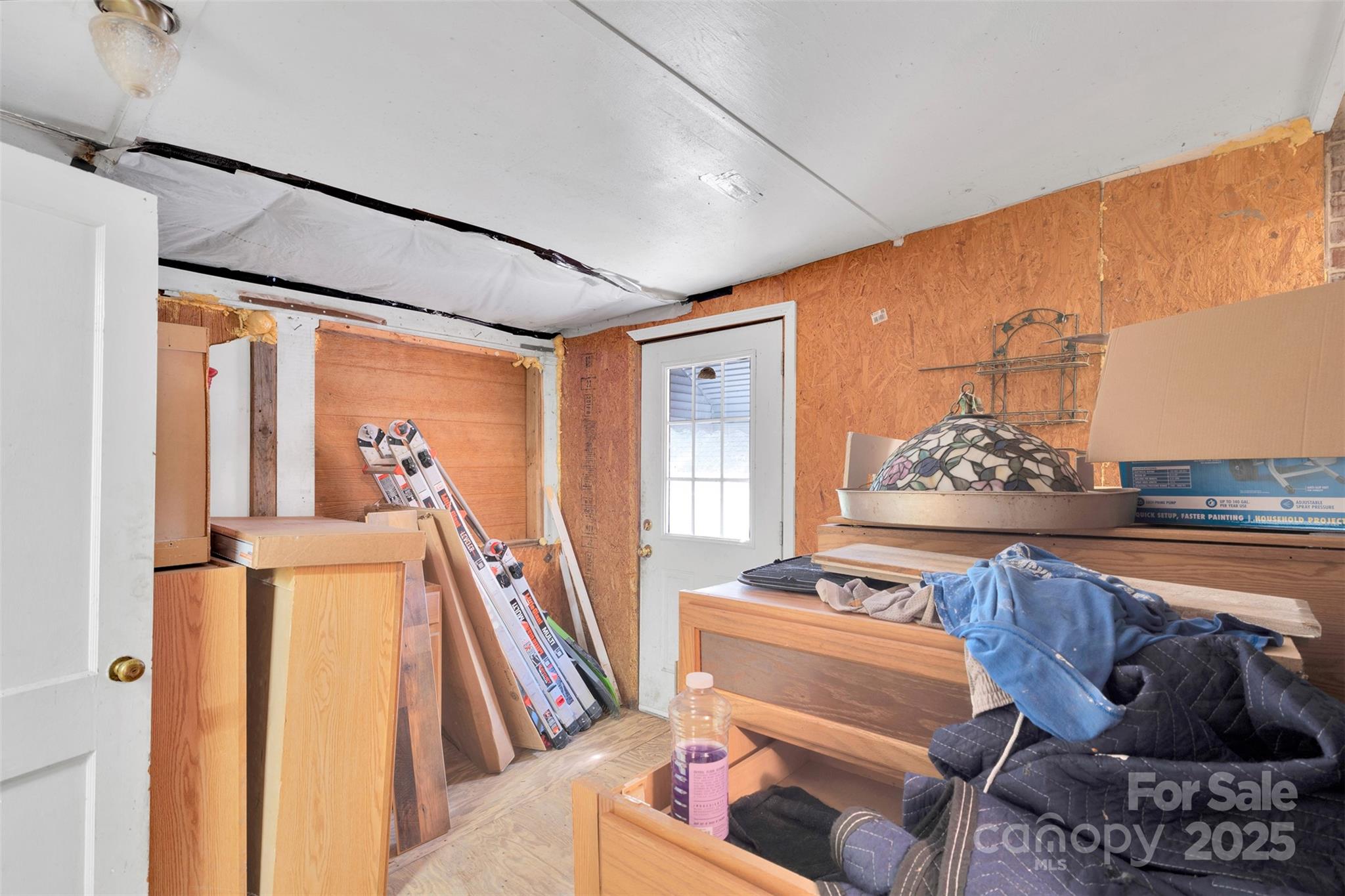 409 Gold Street Property Photo 35