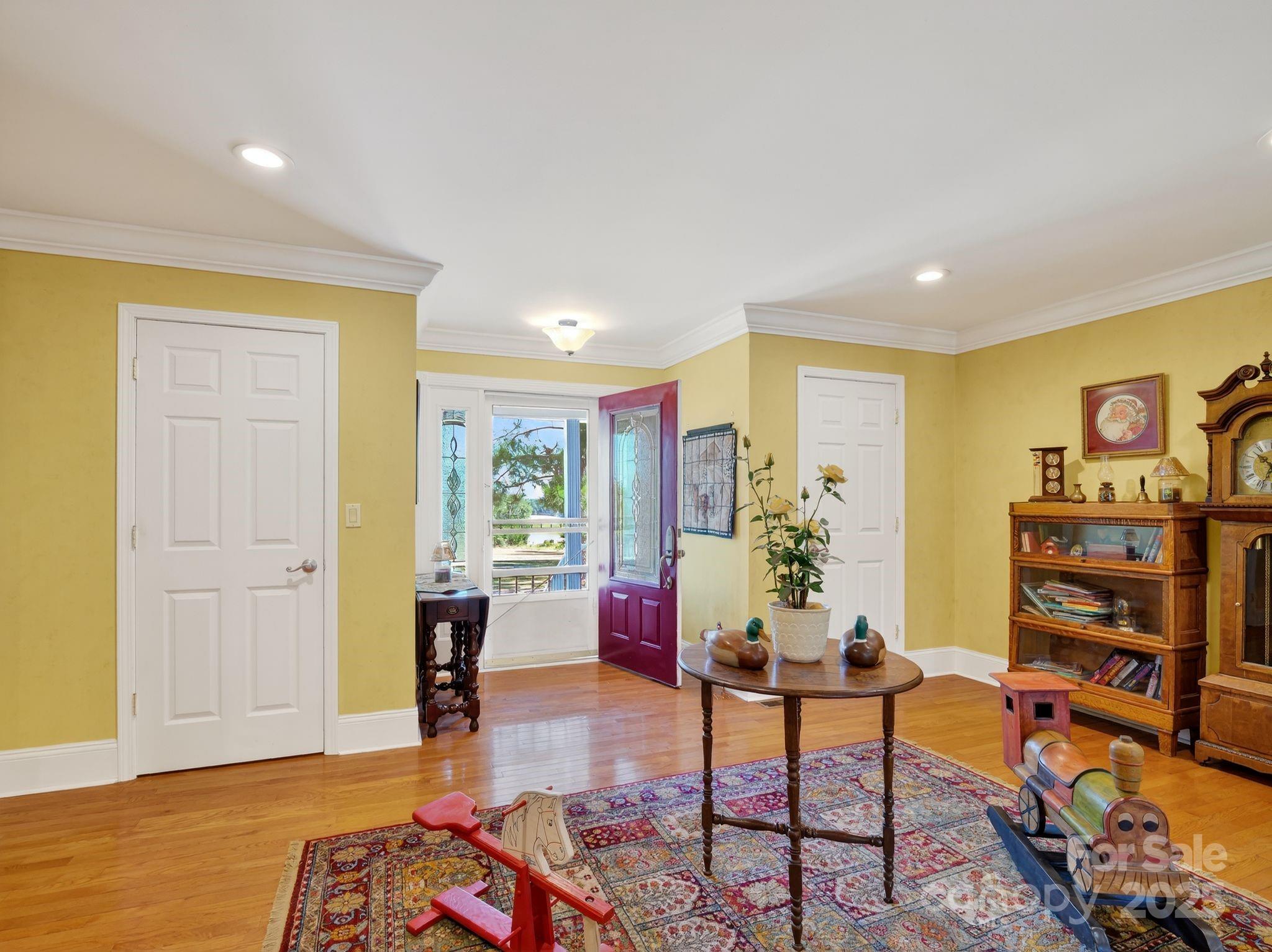 1035 Mcmillan Road Property Photo 5