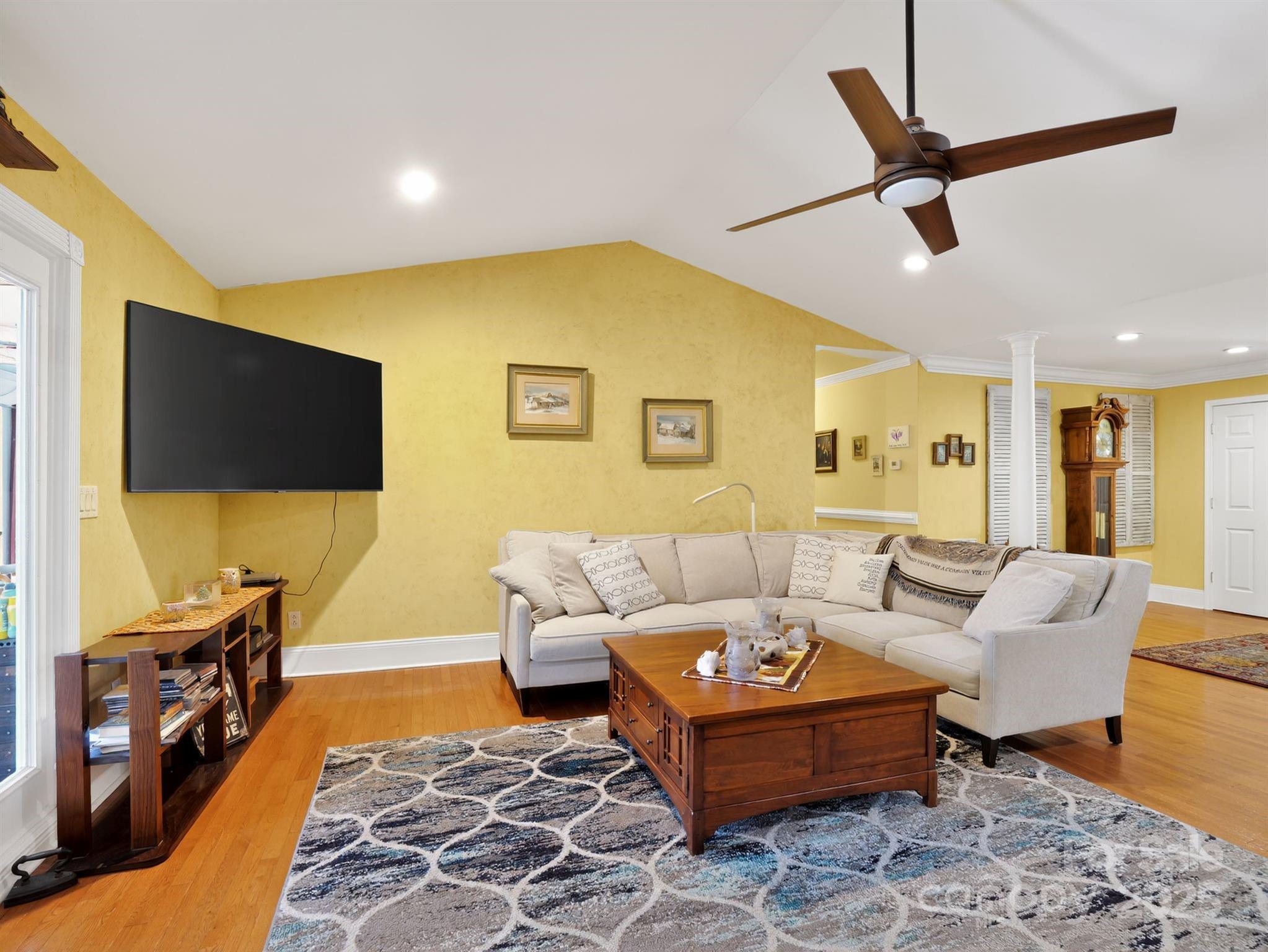 1035 Mcmillan Road Property Photo 6