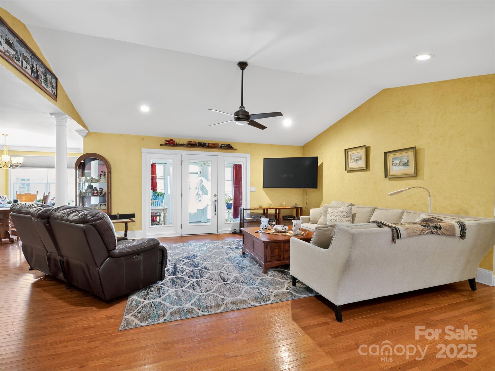 1035 Mcmillan Road Property Photo 7