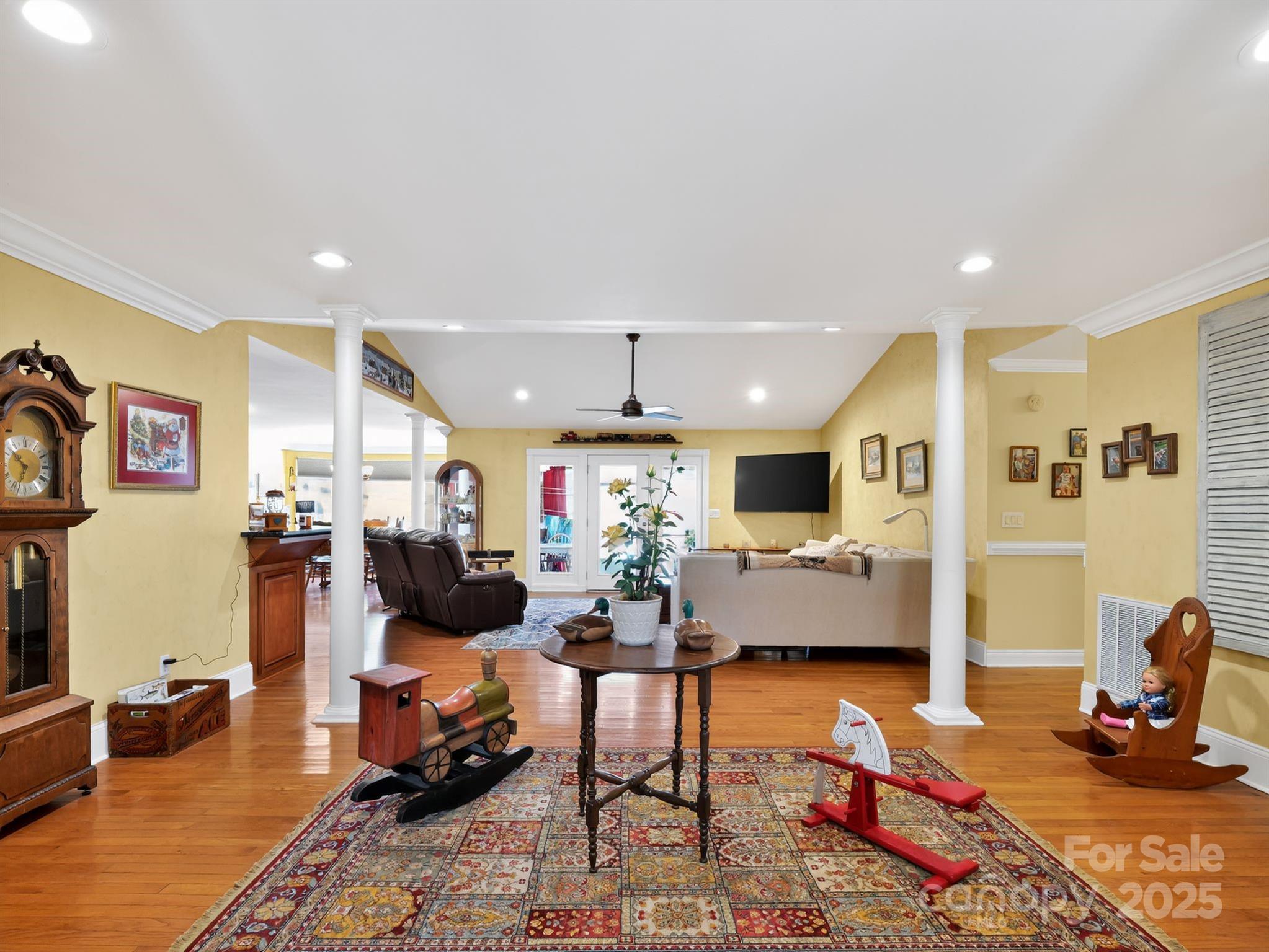 1035 Mcmillan Road Property Photo 15