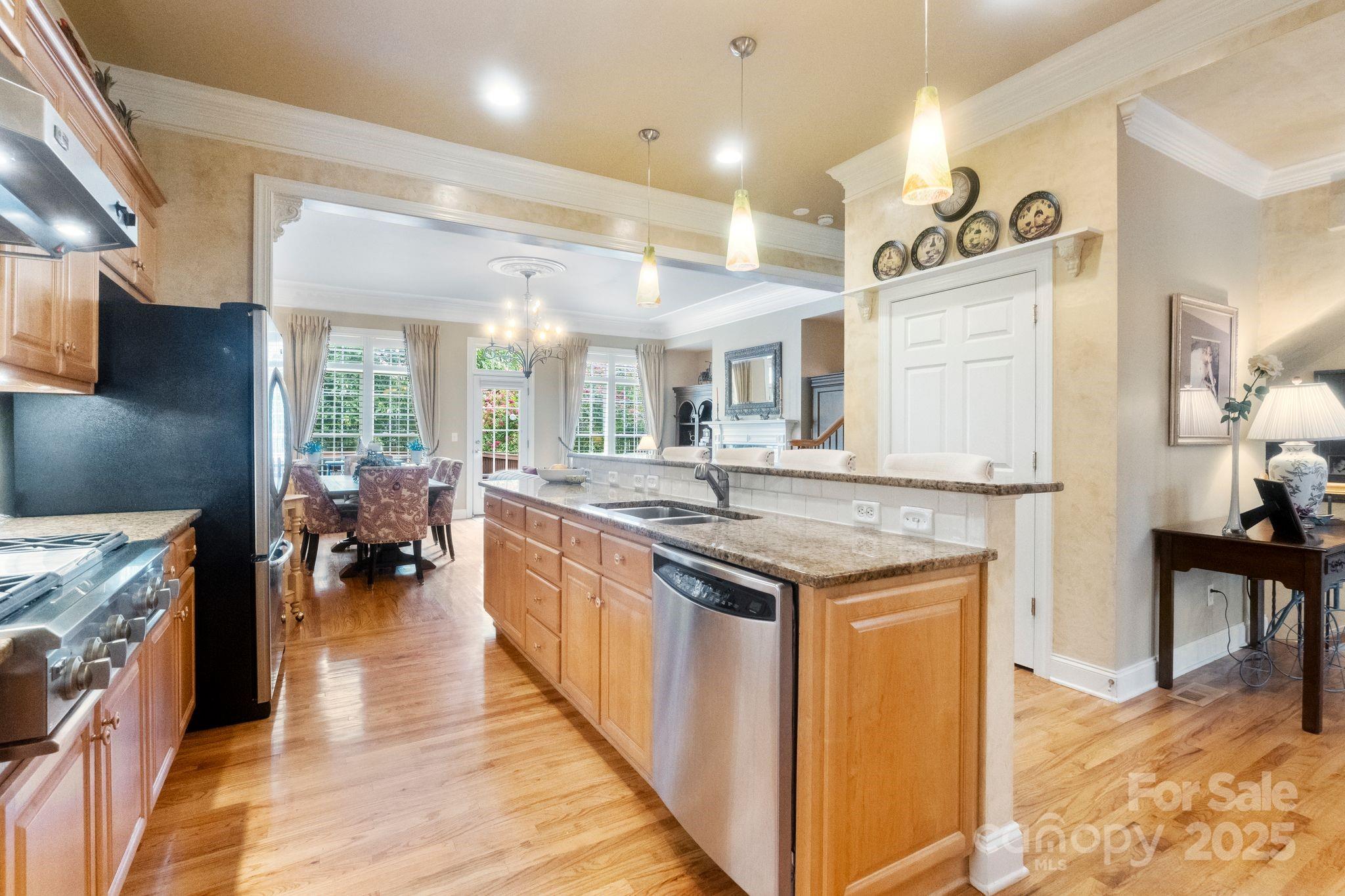 3044 Luke Crossing Drive 28 Property Photo 9