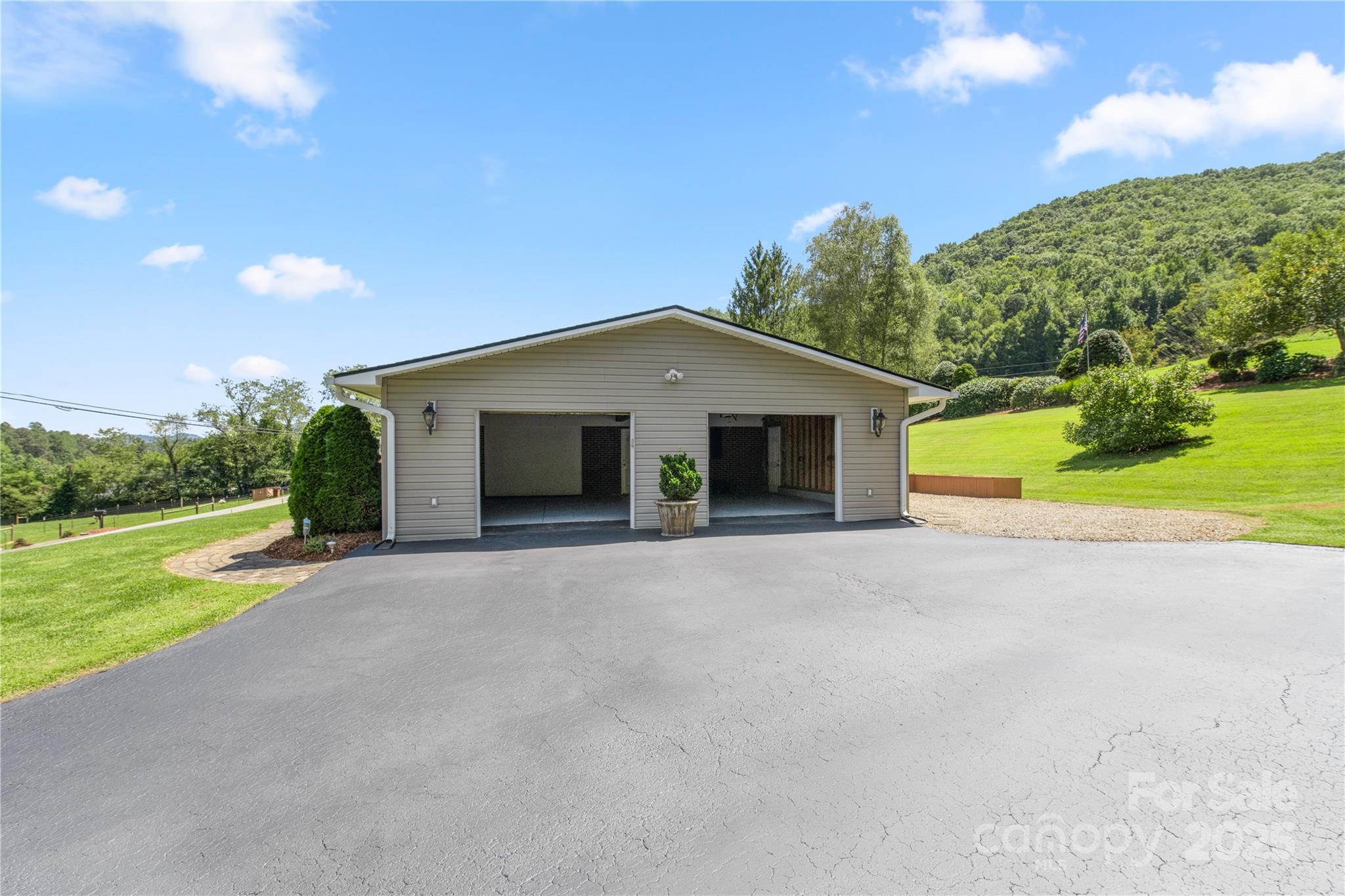 111 Curtis Creek Road Property Photo 2