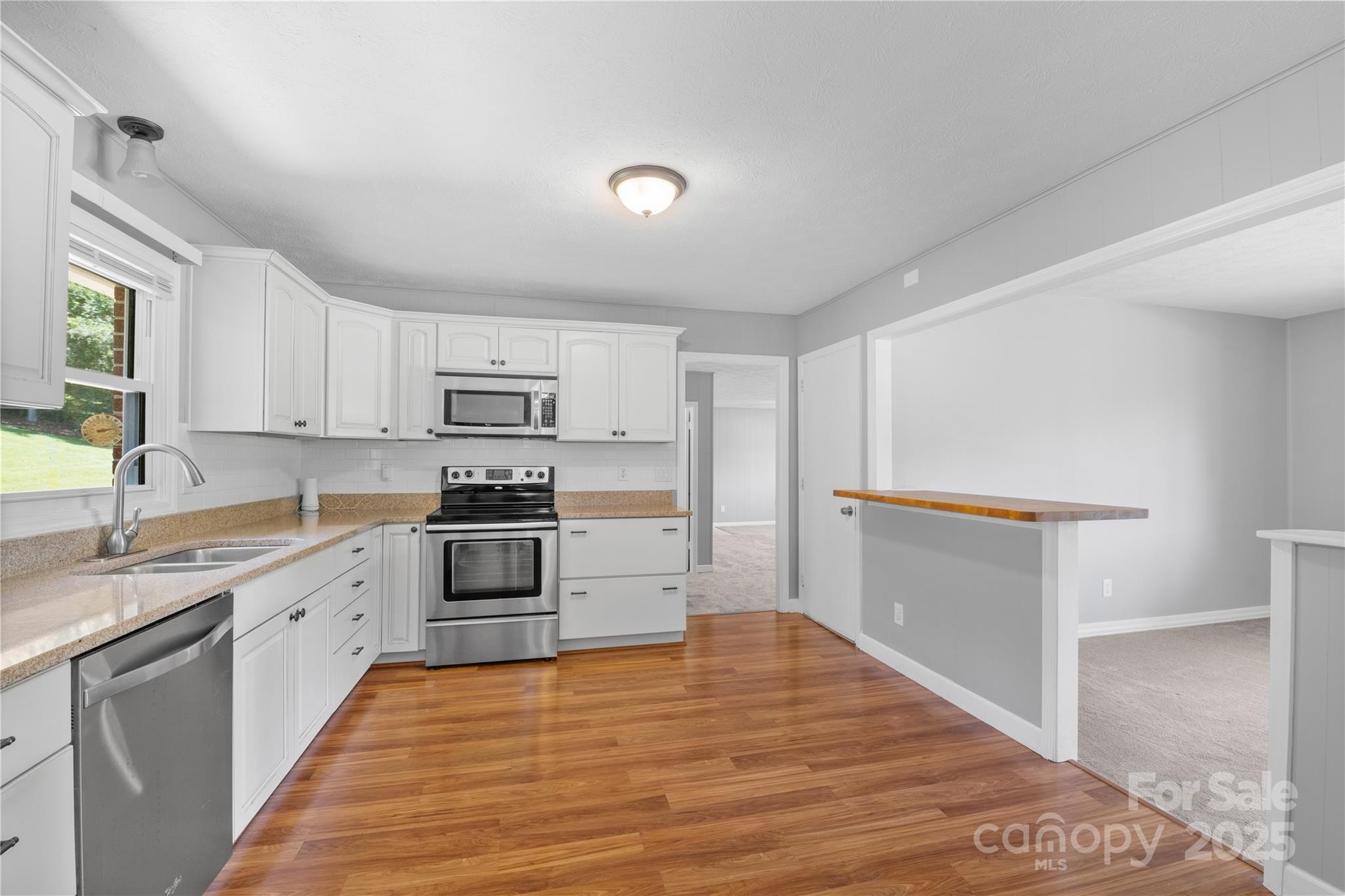 111 Curtis Creek Road Property Photo 9