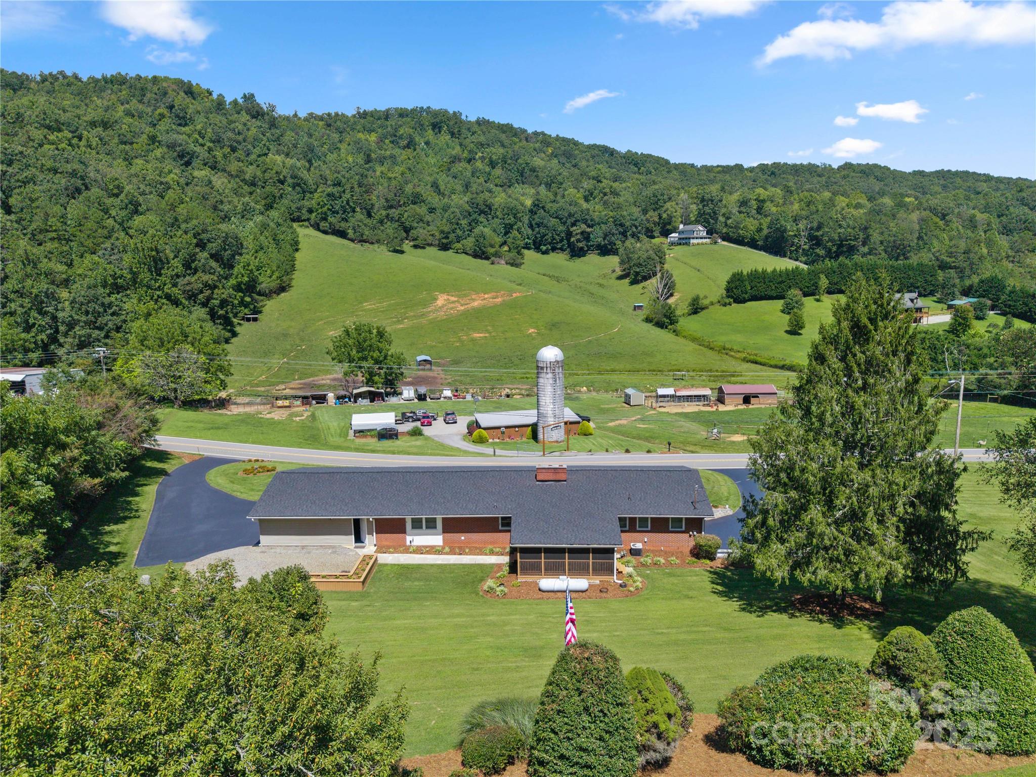 111 Curtis Creek Road Property Photo 28