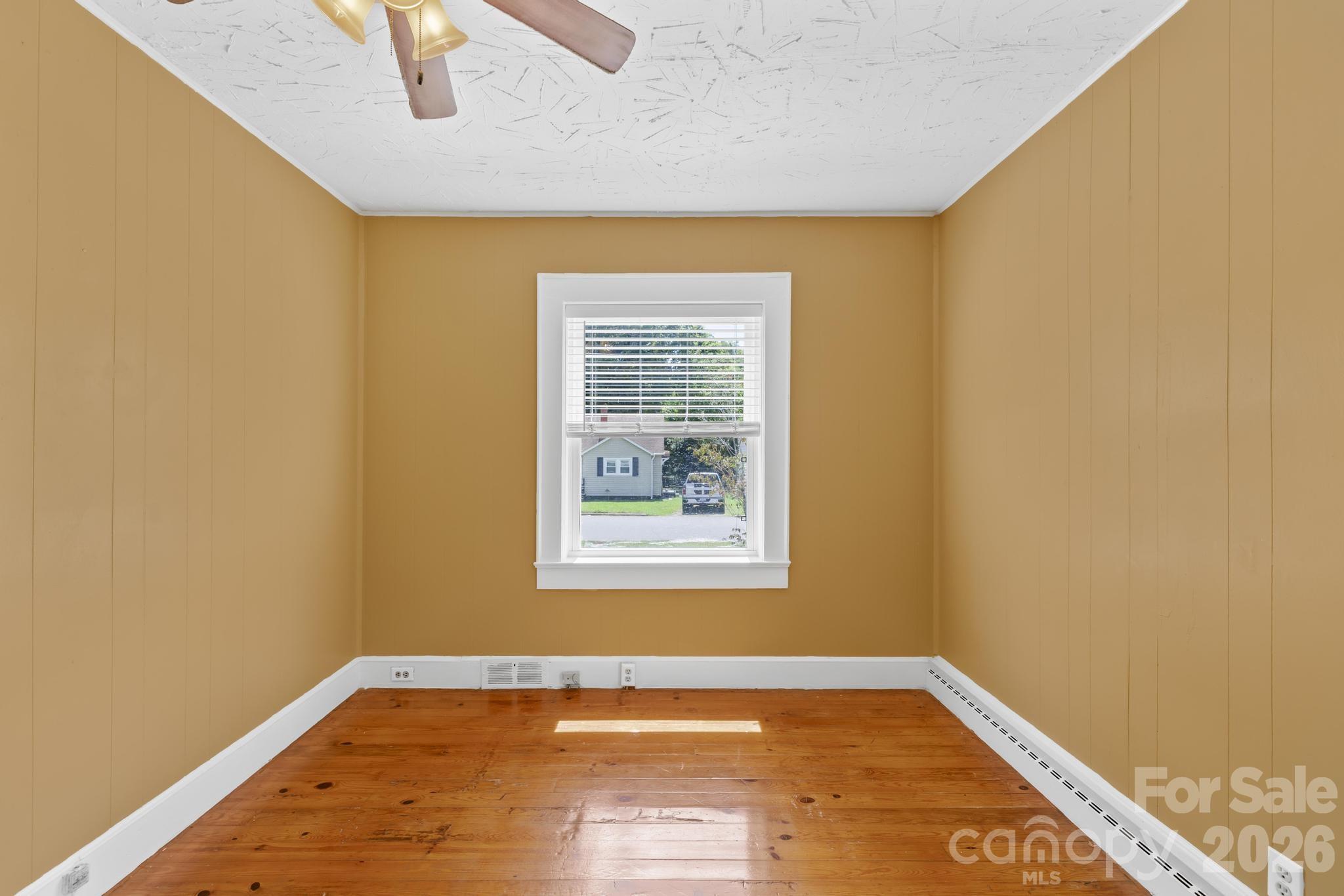 320 W Bingham Street Property Photo 10