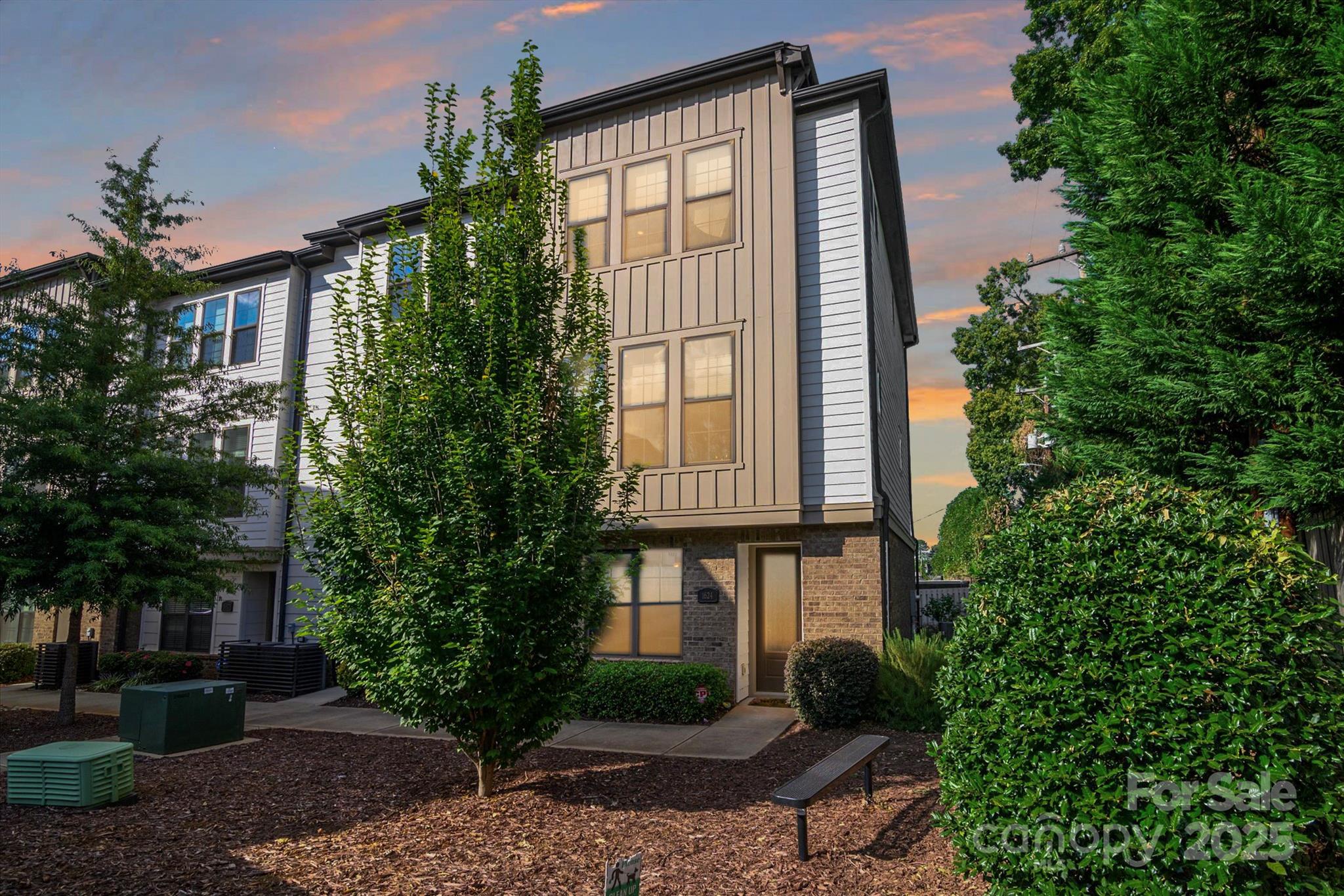 1624 Nandina Corners Alley Property Photo 1