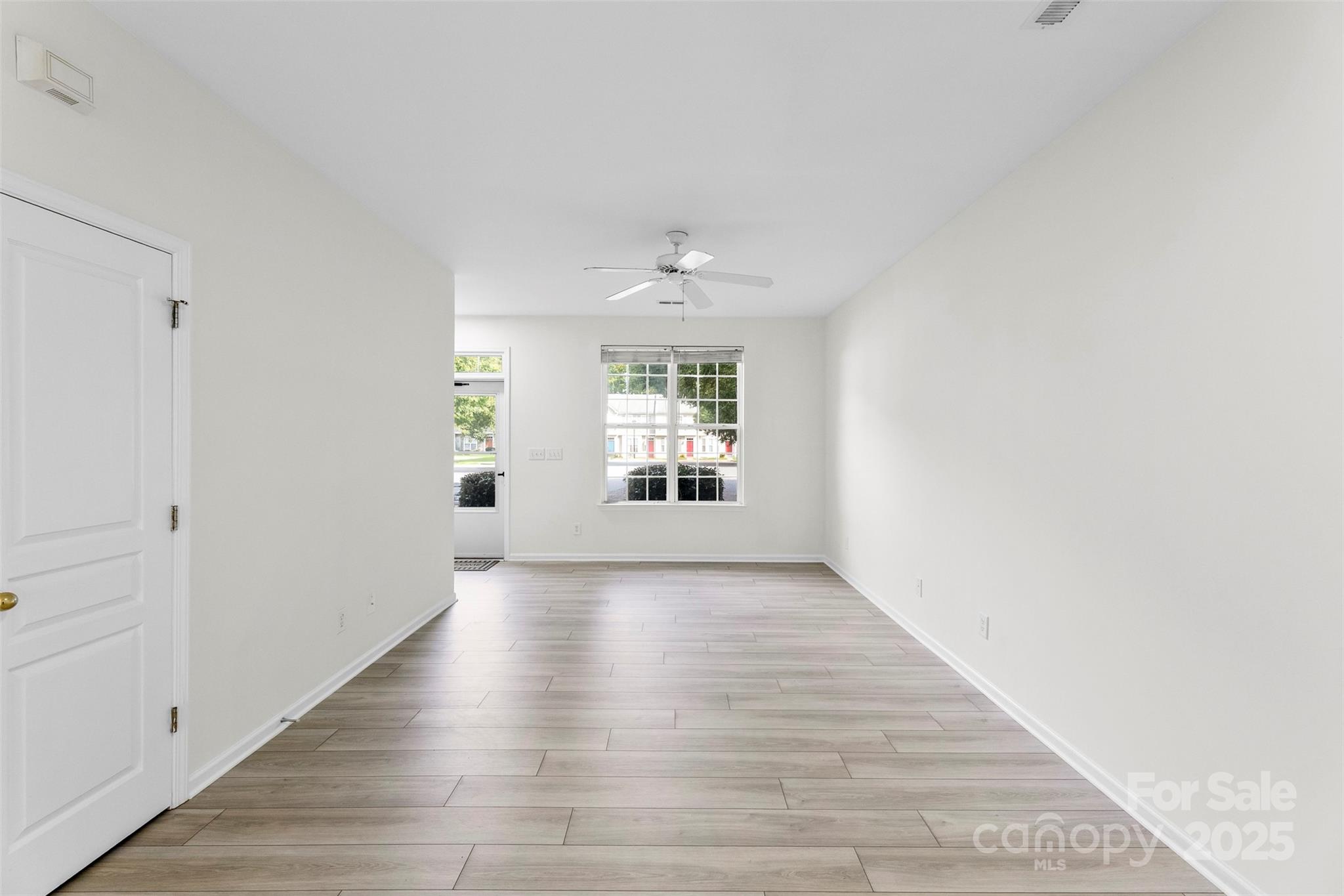 5557 Seths Drive Property Photo 5