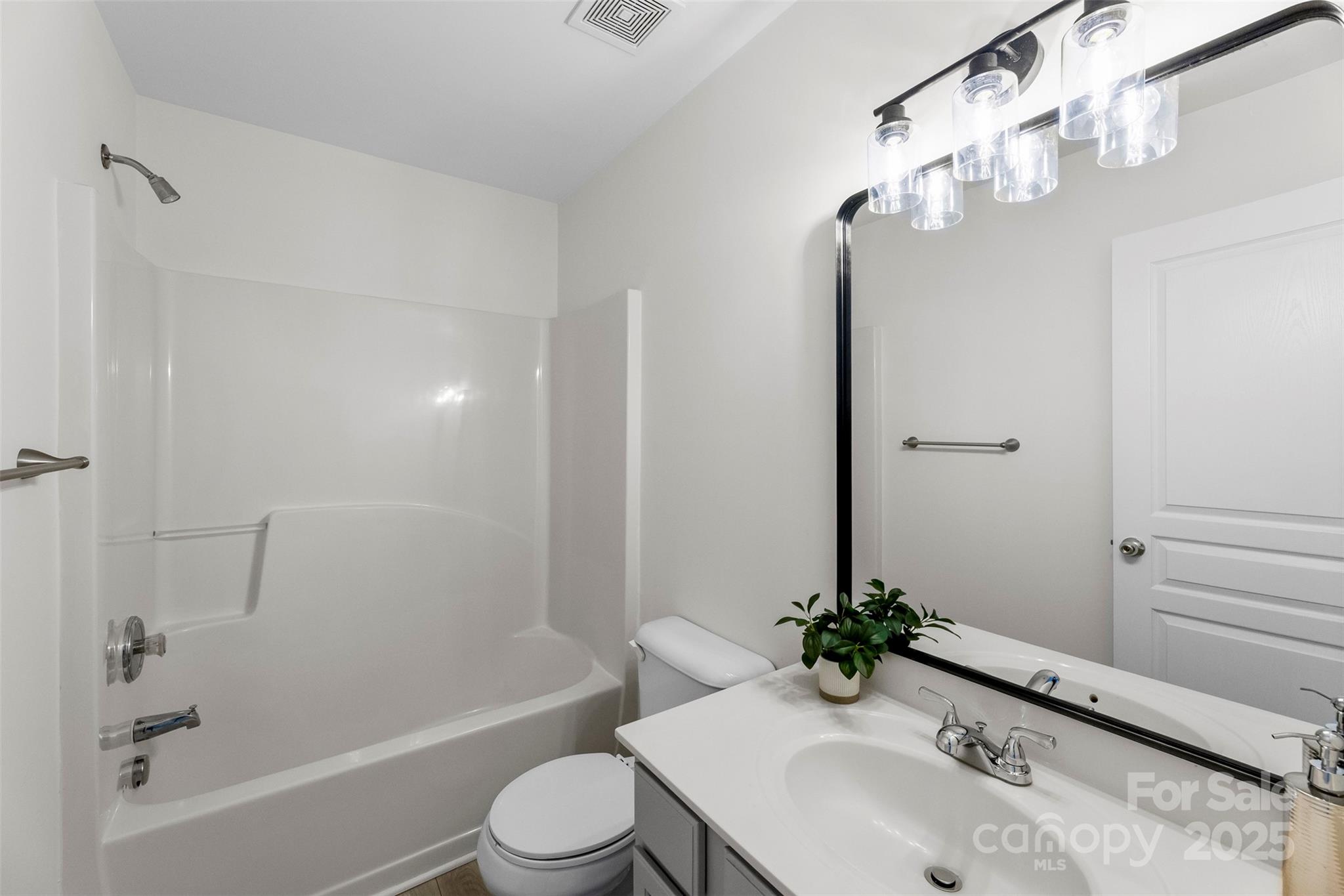 5557 Seths Drive Property Photo 15