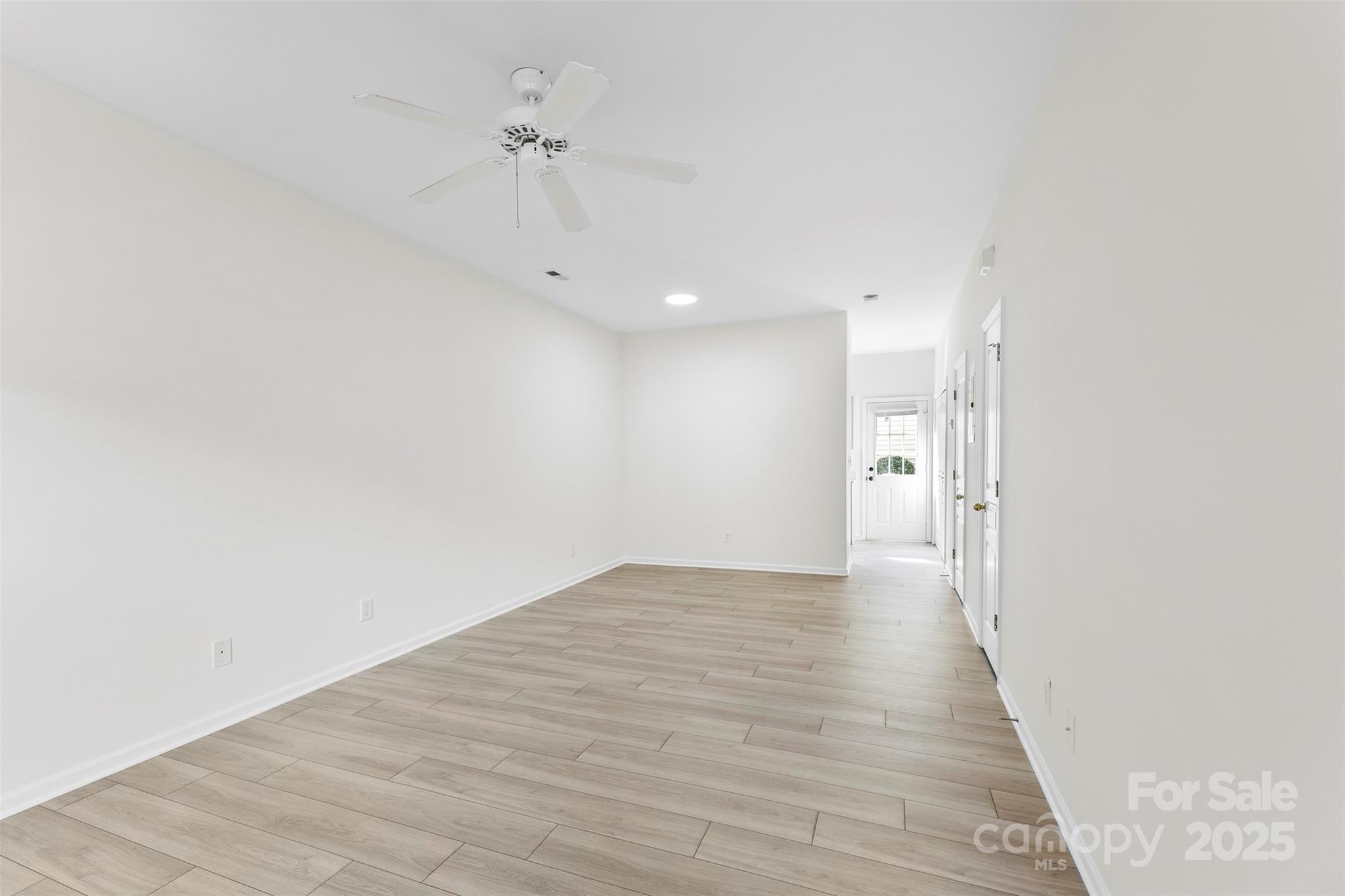 5557 Seths Drive Property Photo 16