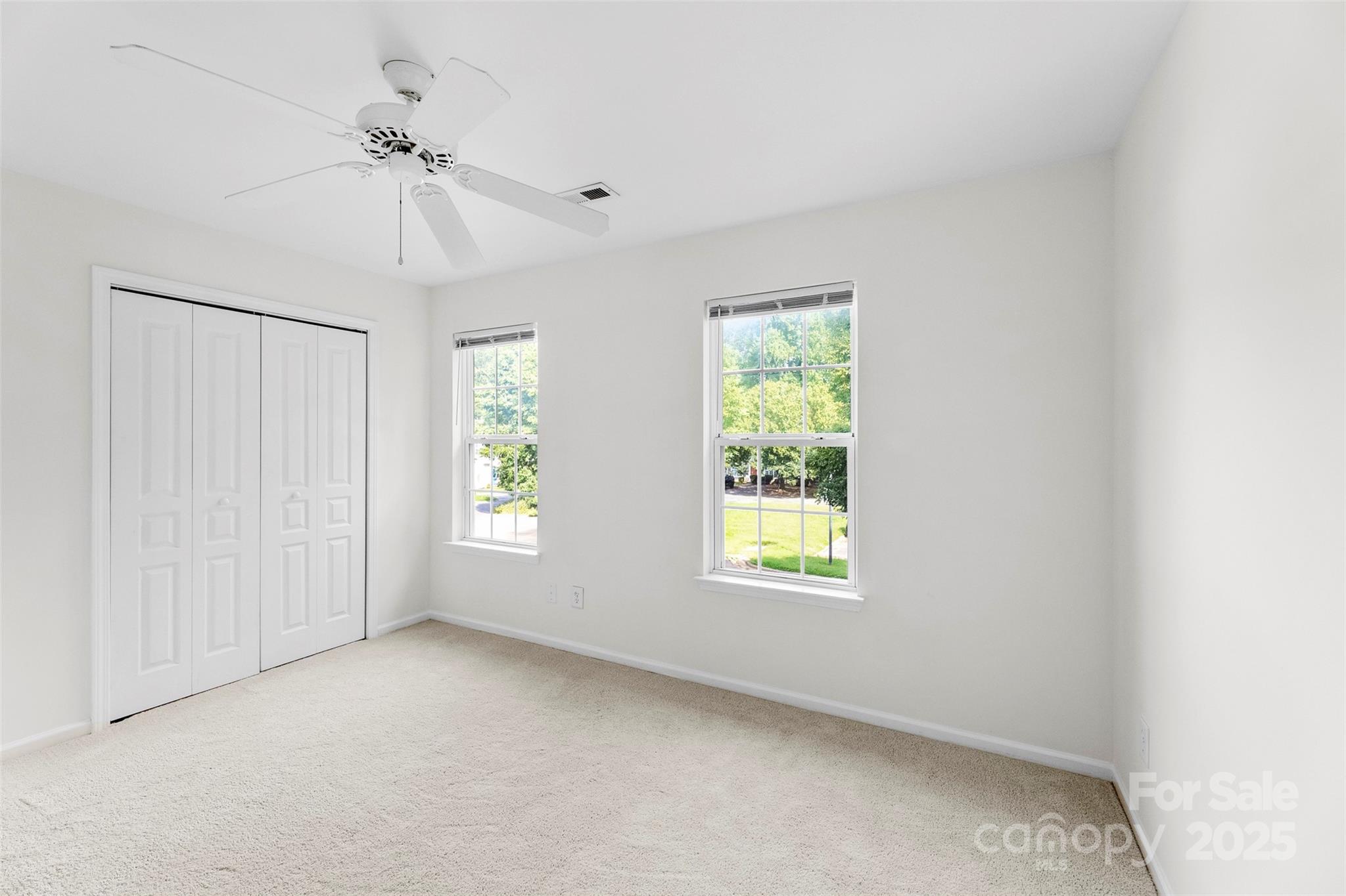 5557 Seths Drive Property Photo 18