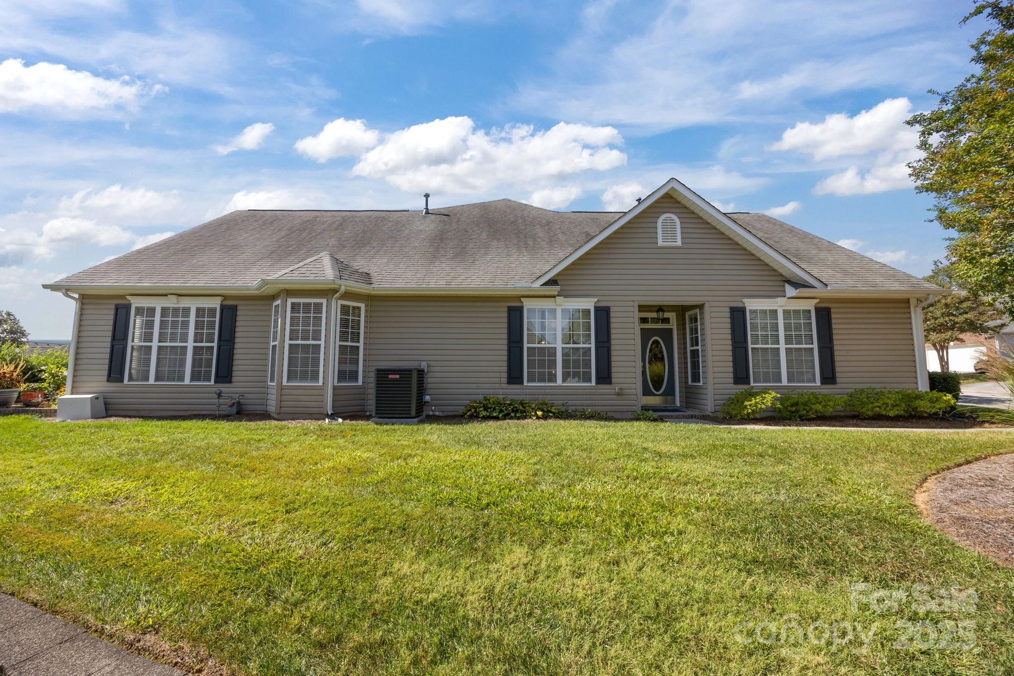 253 Garnet Court Property Photo 4