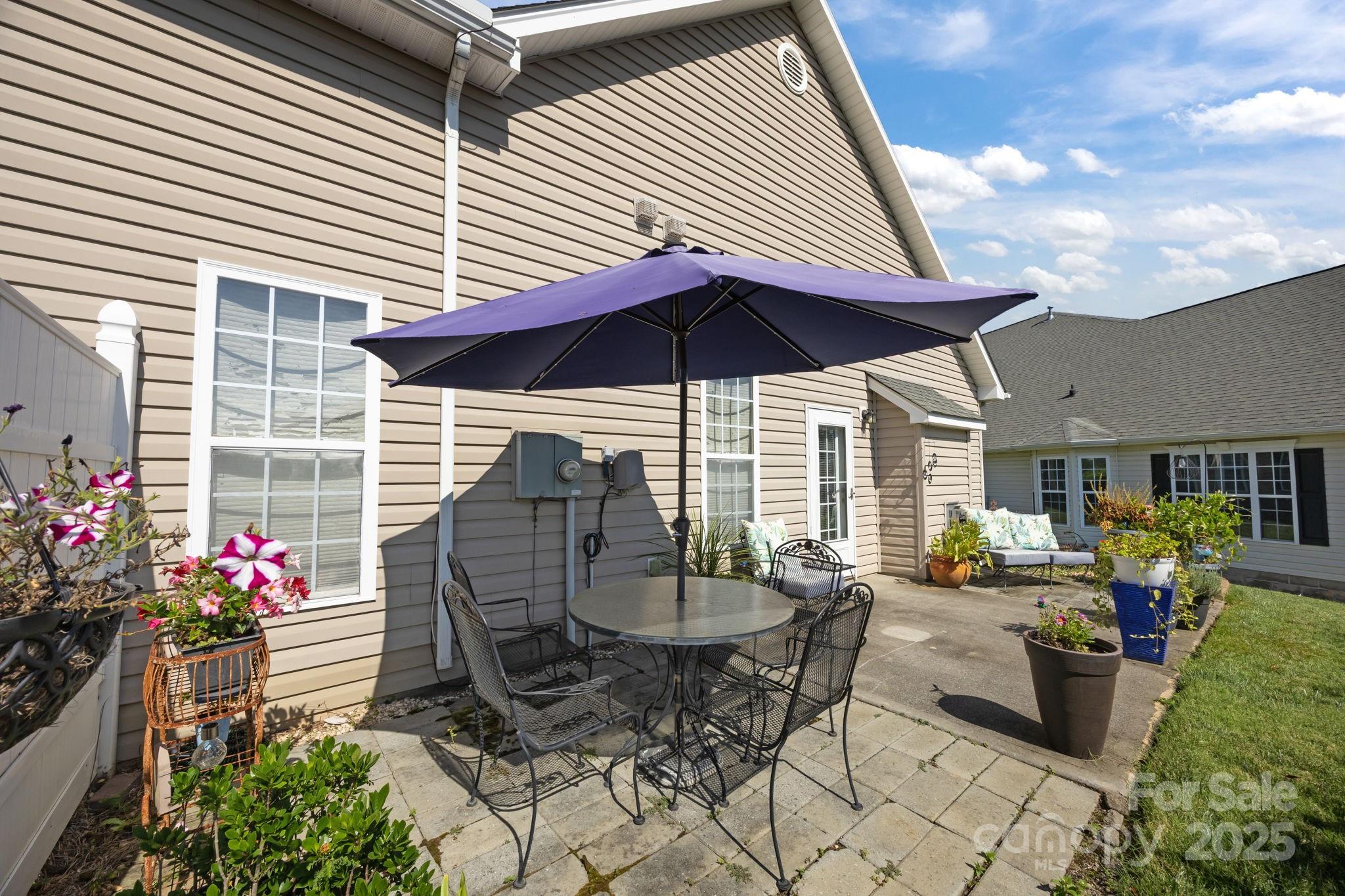 253 Garnet Court Property Photo 6