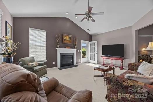 253 Garnet Court Property Photo 8