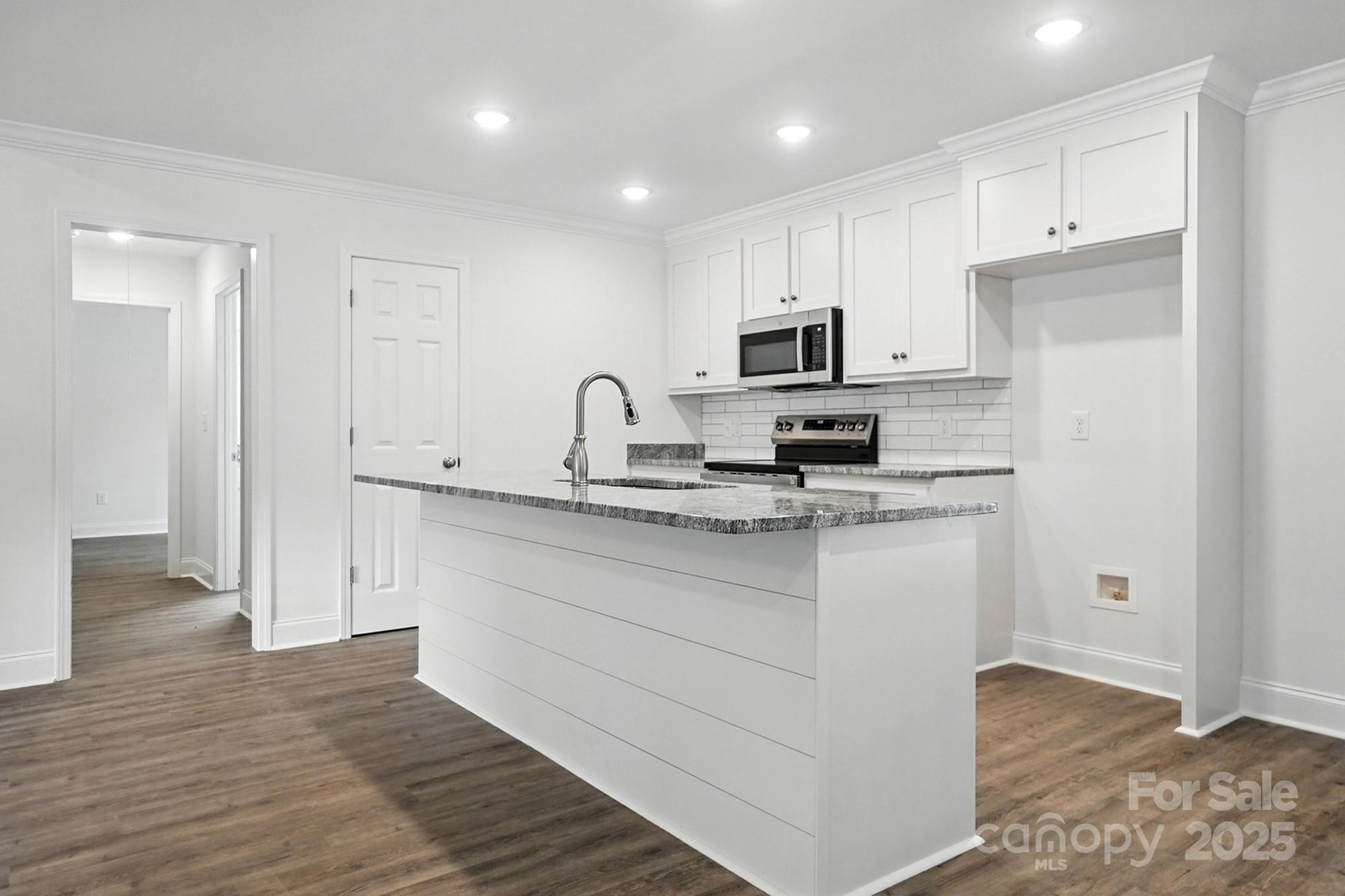 251 Lincoln Road Property Photo 10