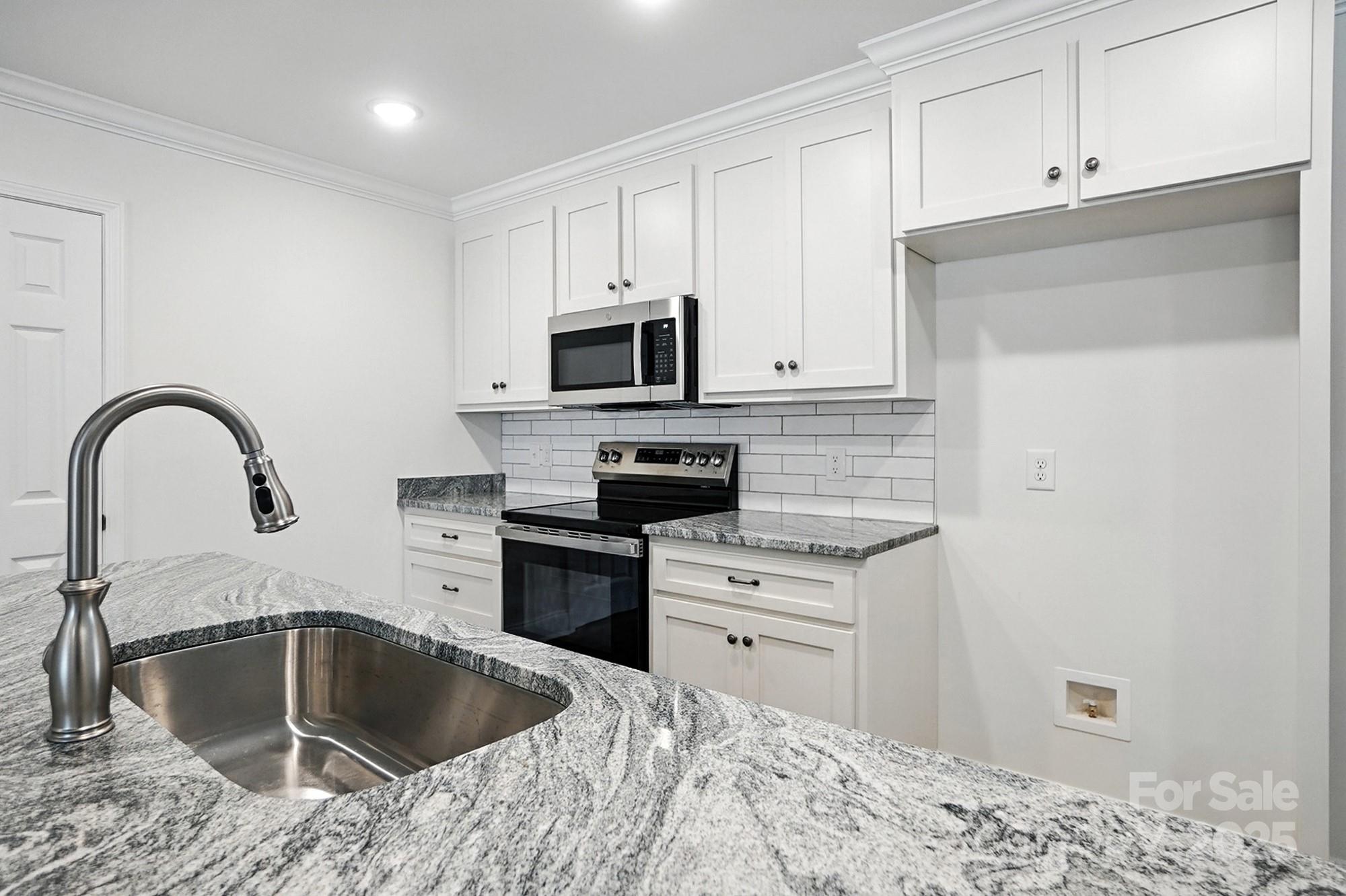 251 Lincoln Road Property Photo 12