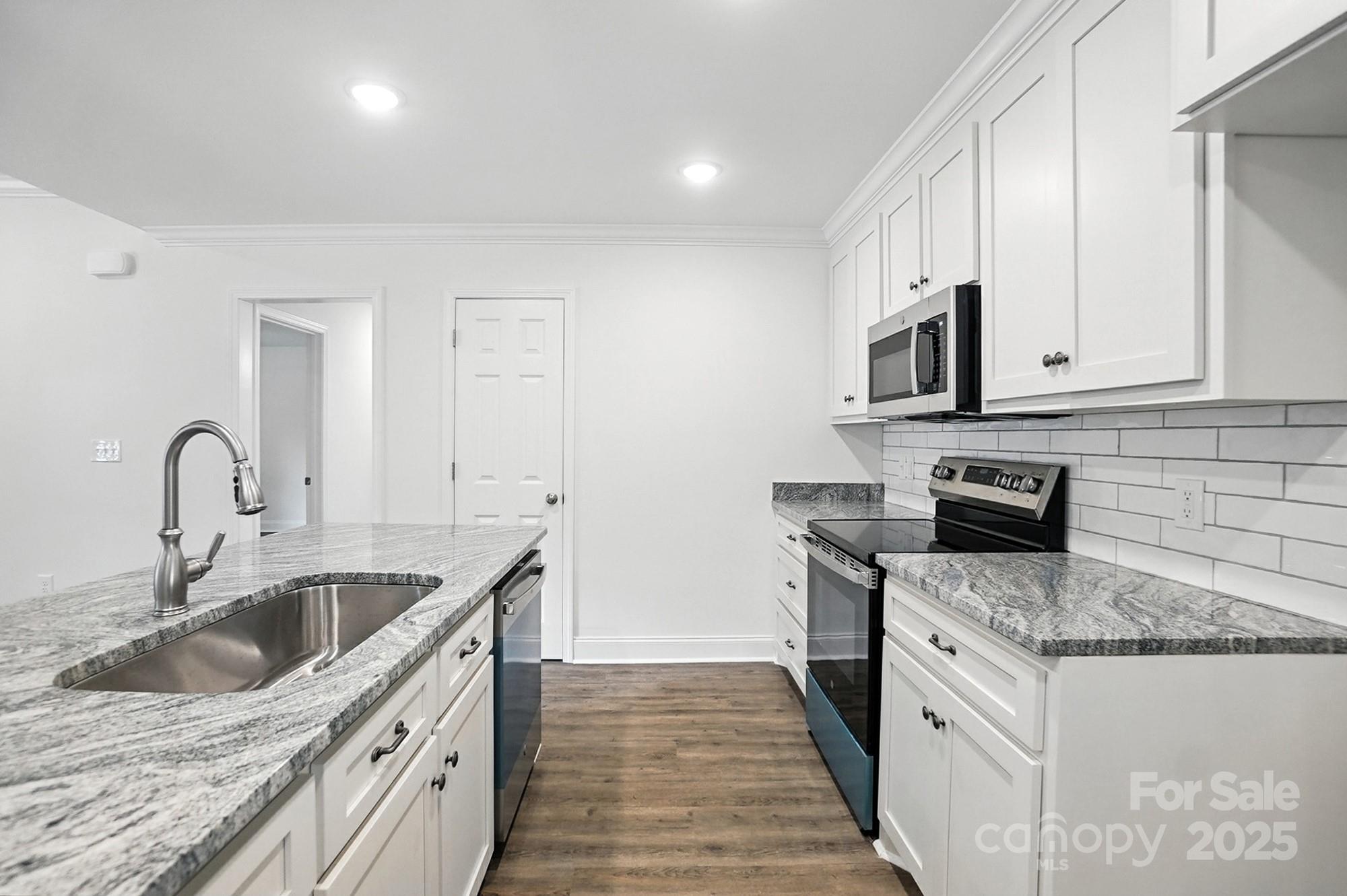 251 Lincoln Road Property Photo 13