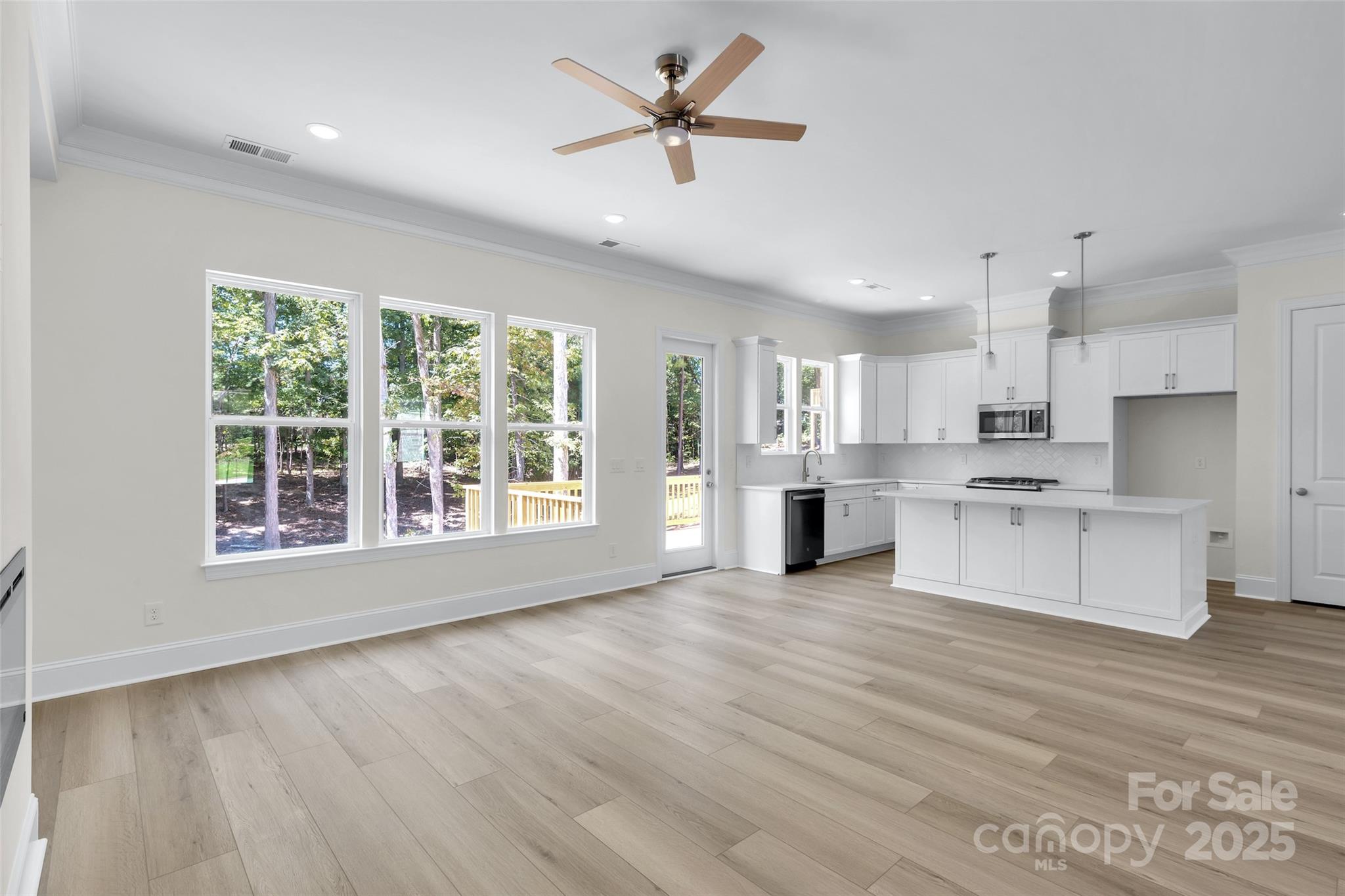 1028 Lyndon Drive Property Photo 7