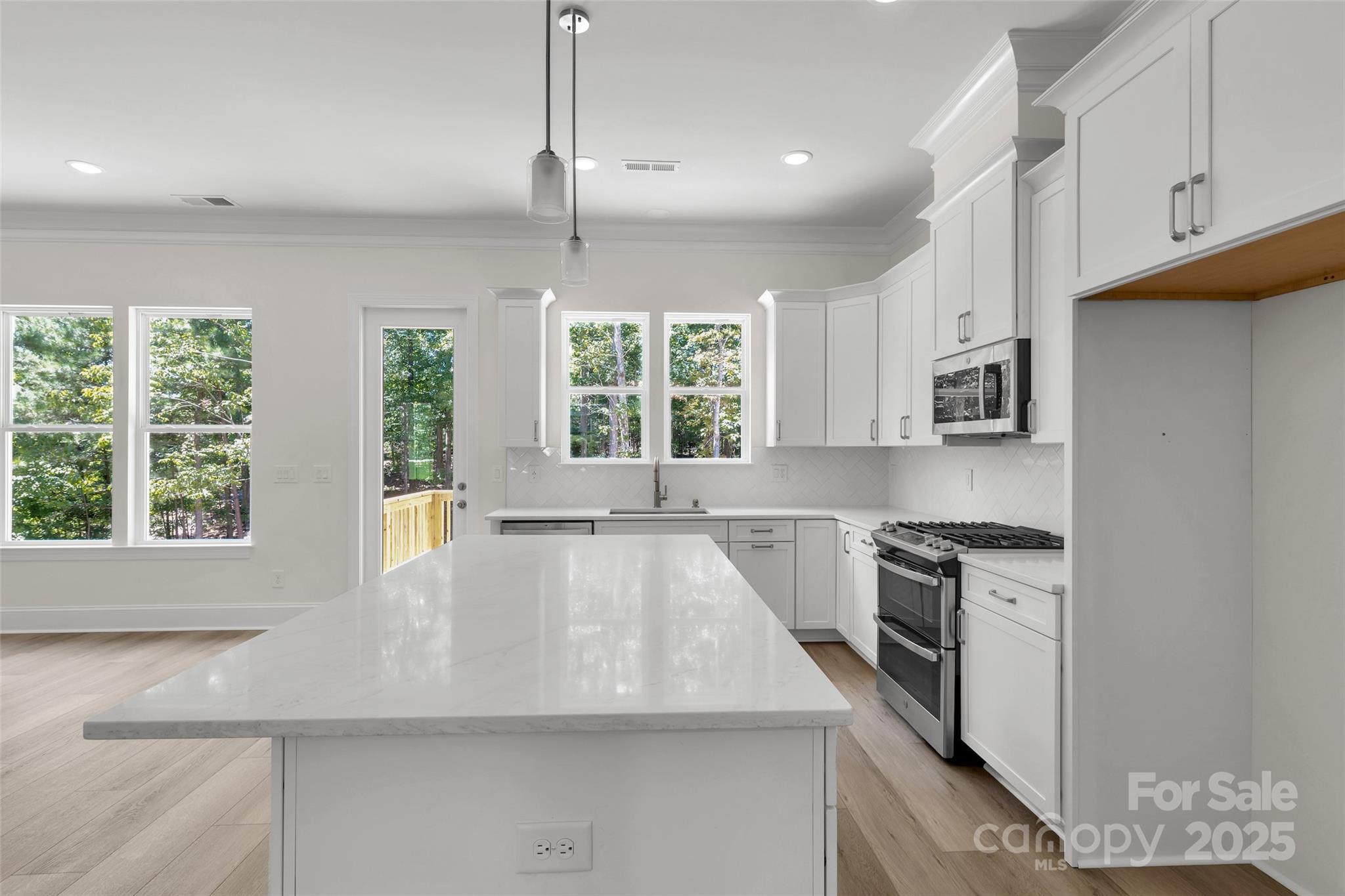 1028 Lyndon Drive Property Photo 12