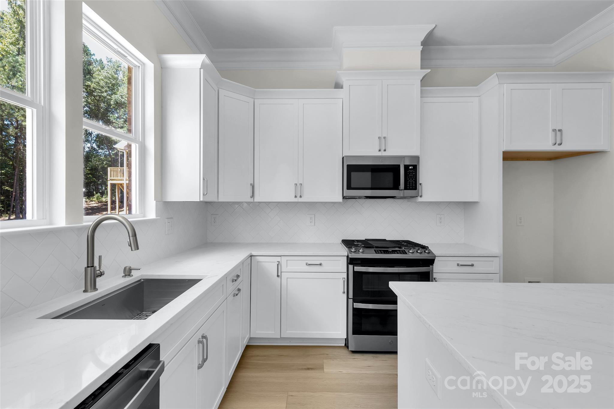 1028 Lyndon Drive Property Photo 14