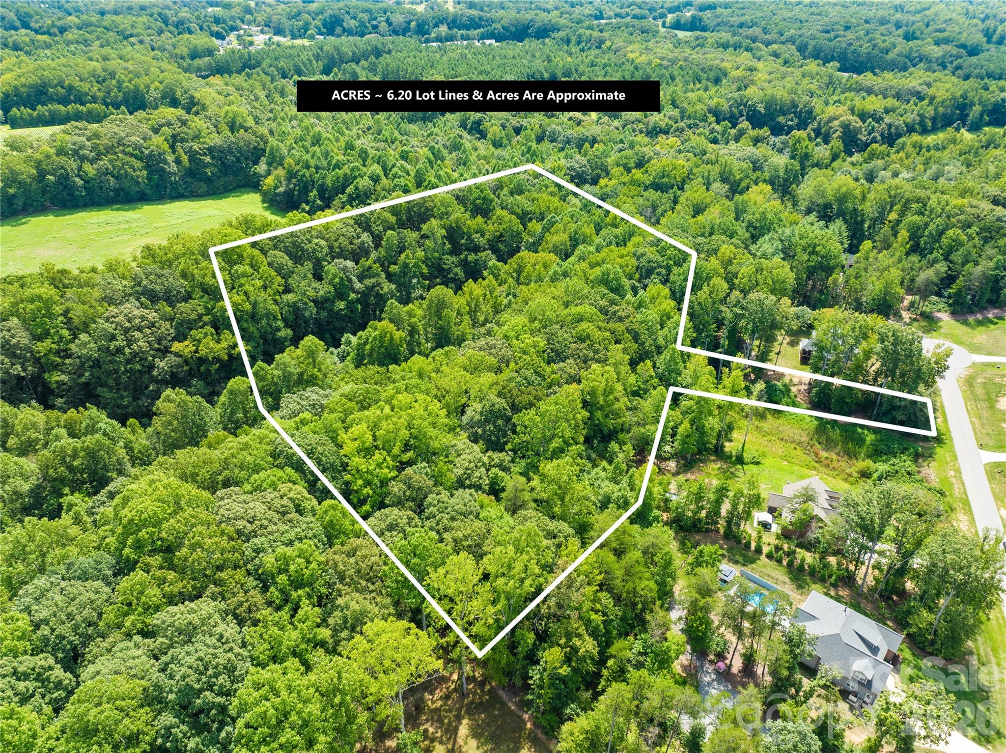1099 Kapstone Crossing Property Photo 2