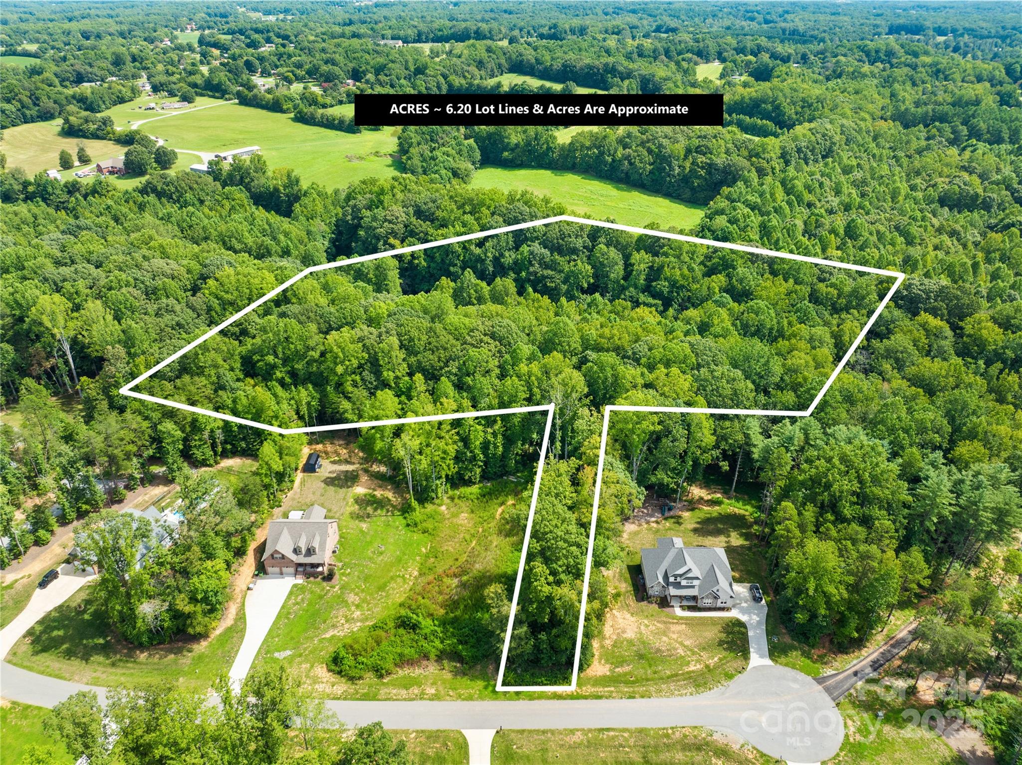 1099 Kapstone Crossing Property Photo 5