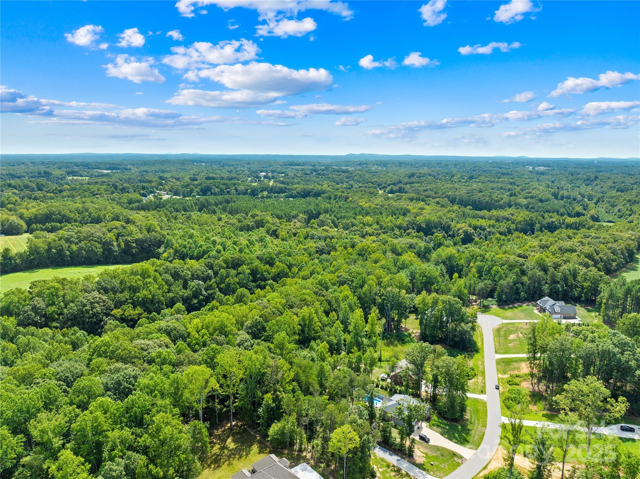 1099 Kapstone Crossing Property Photo 13