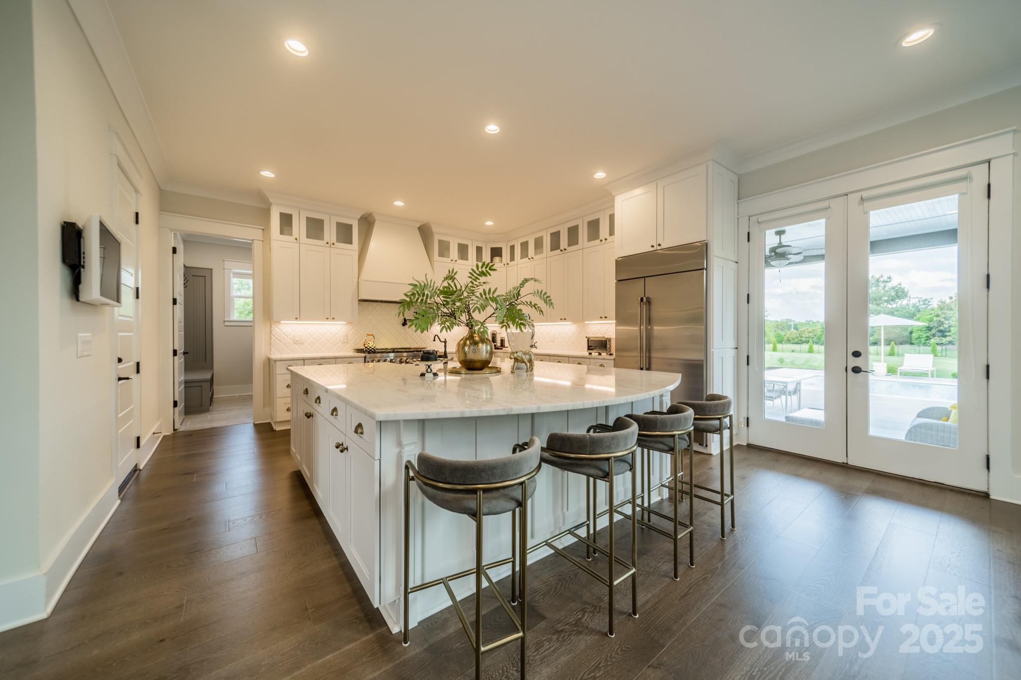 8102 Rolling Fields Road Property Photo 3