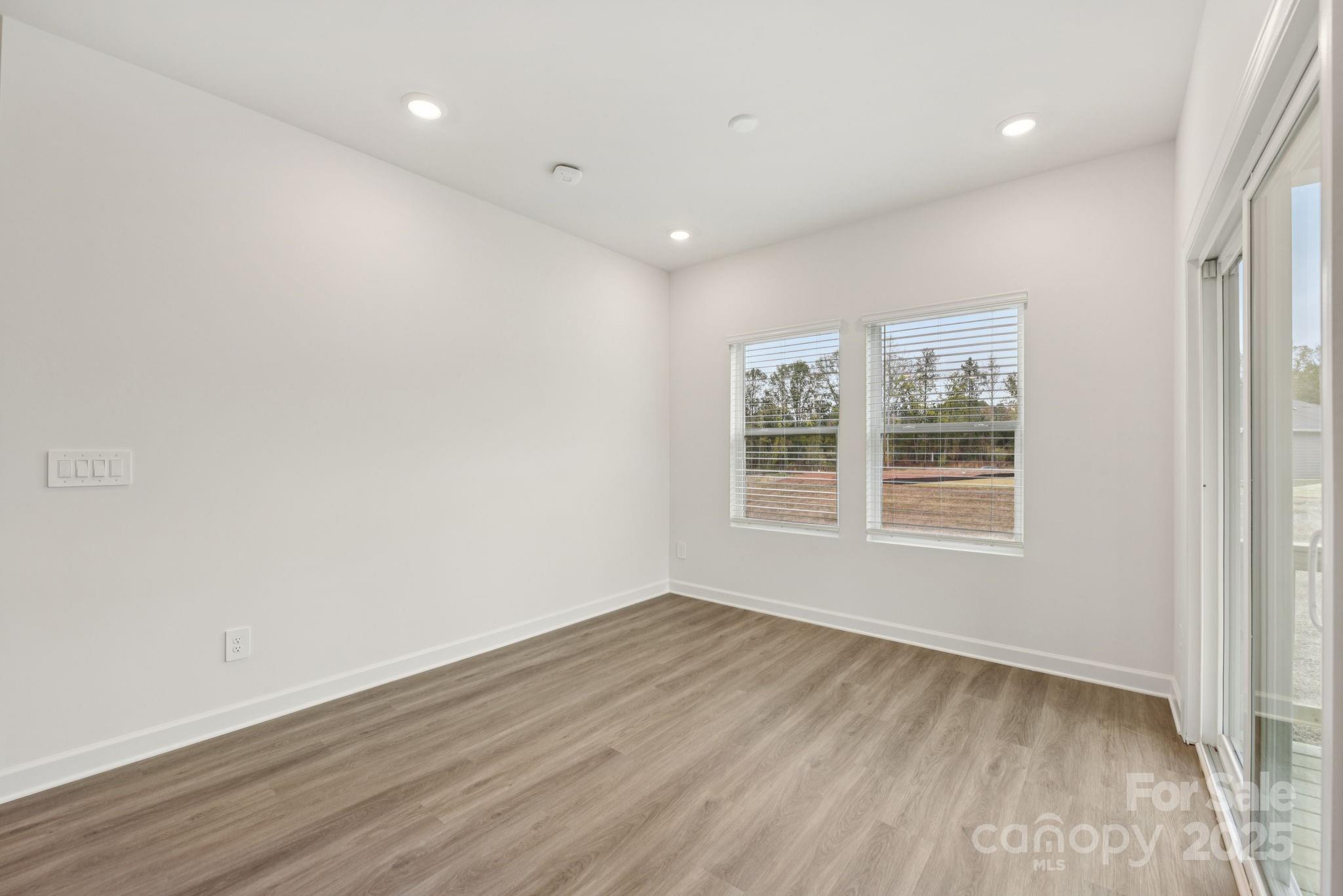 712 Palmer Pendleton Way Property Photo 6