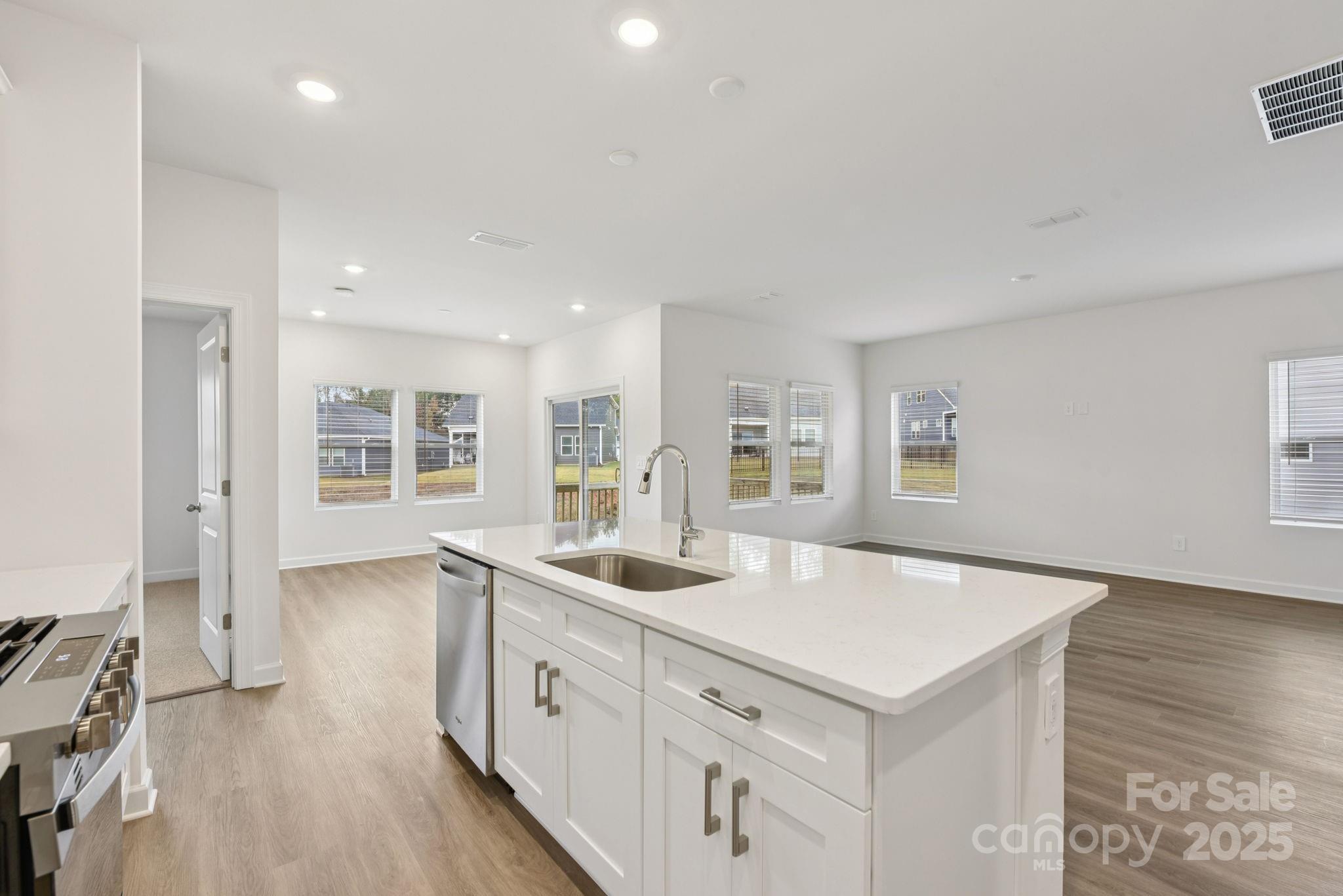 712 Palmer Pendleton Way Property Photo 10