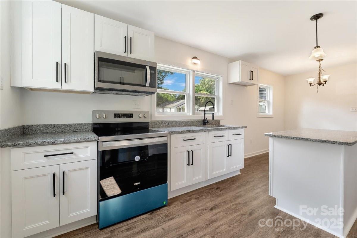 2105 Woodlawn Street Property Photo 4