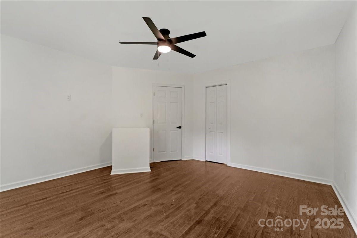 2105 Woodlawn Street Property Photo 13