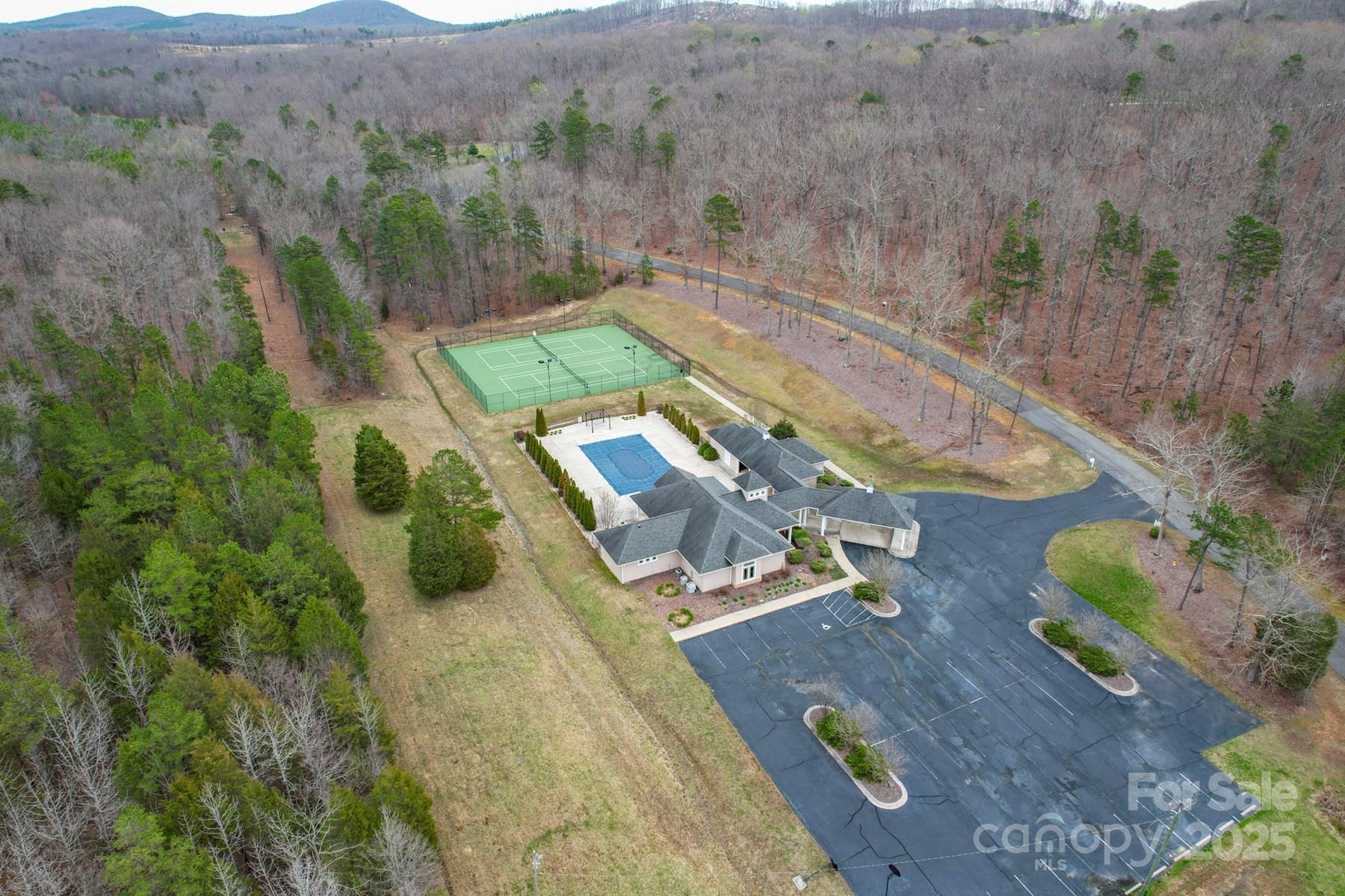 175 Harborgate Drive 201 Property Photo 9