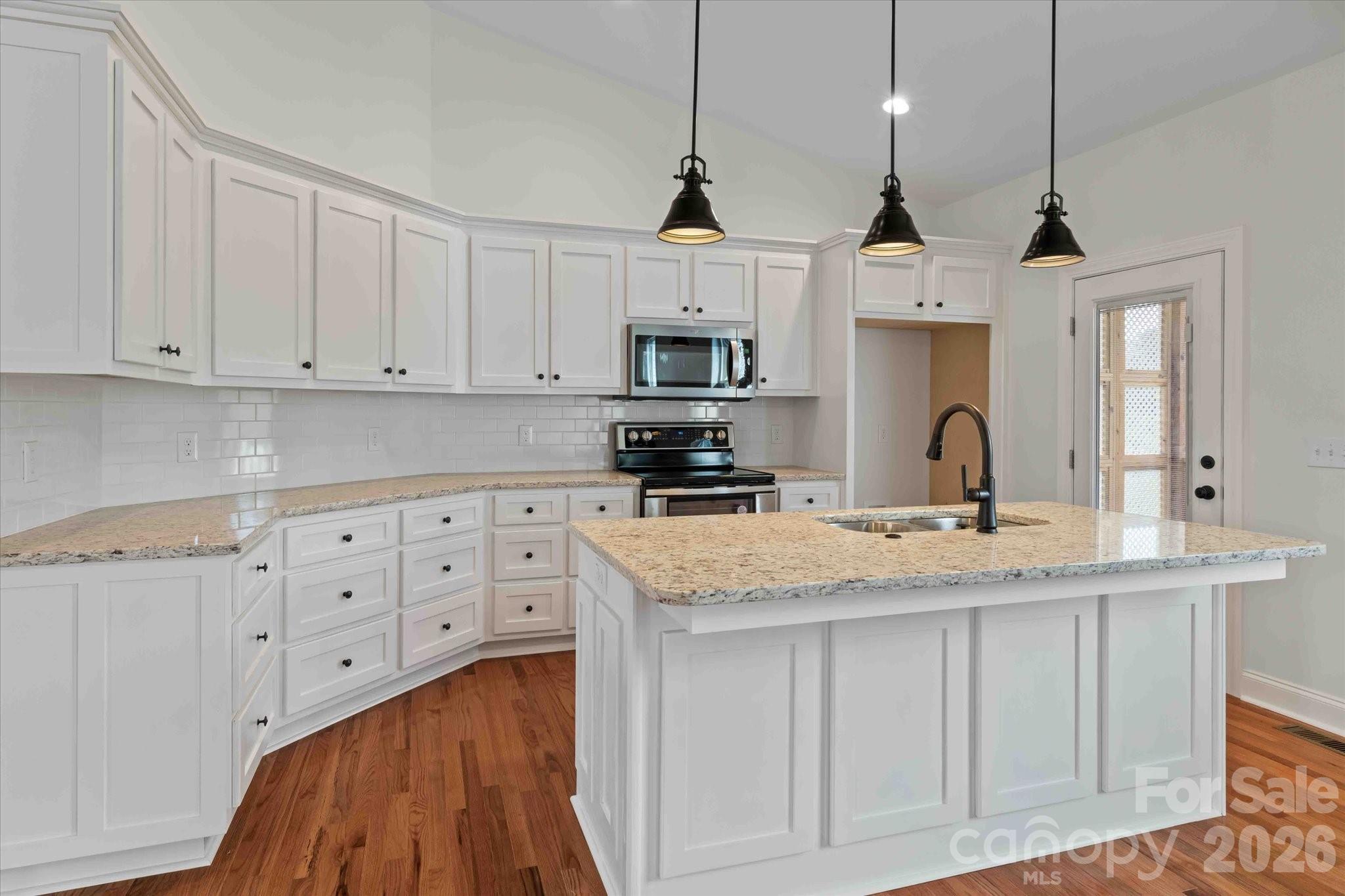 113 Cheval Trail Property Photo 14