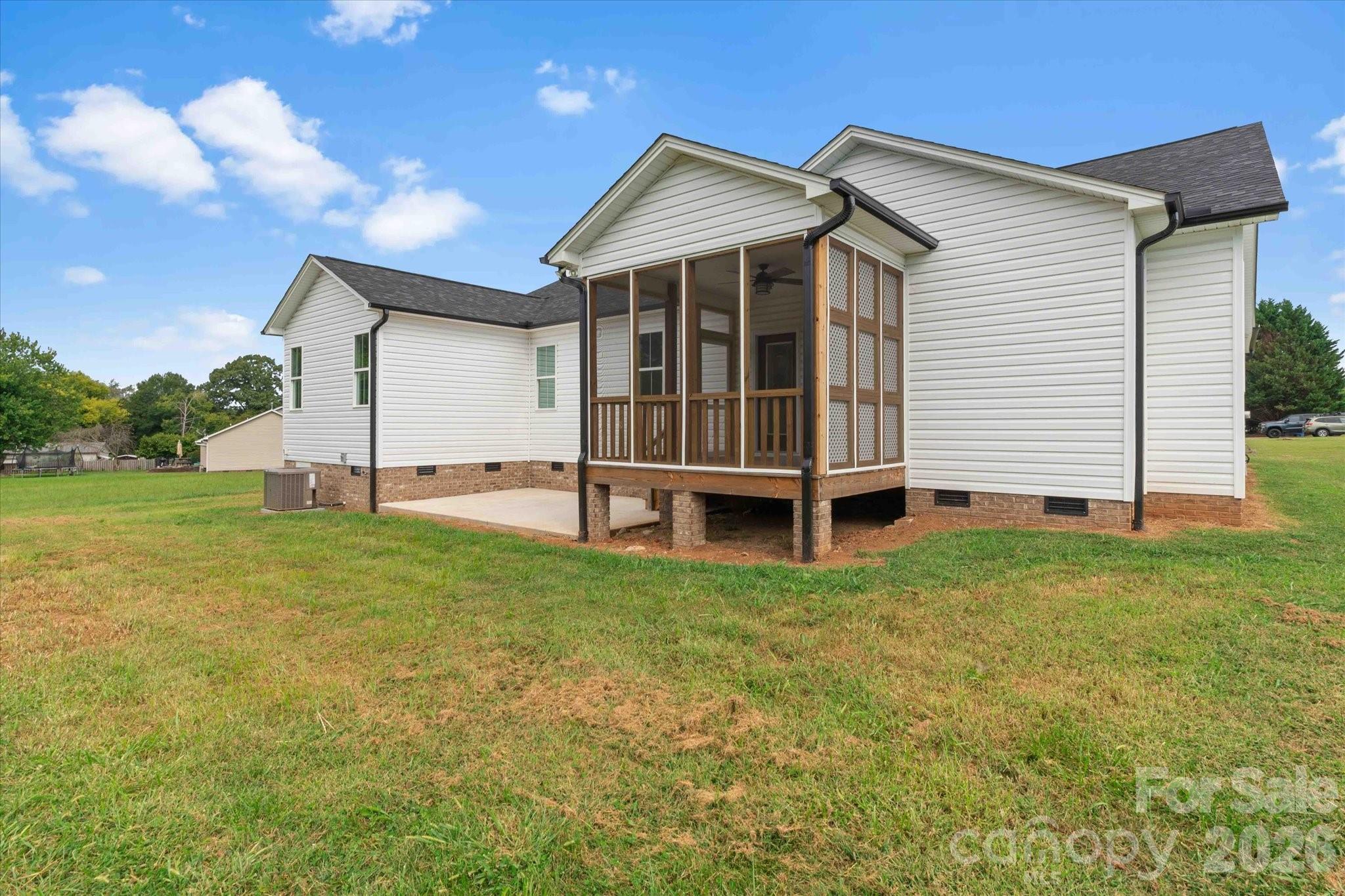 113 Cheval Trail Property Photo 39