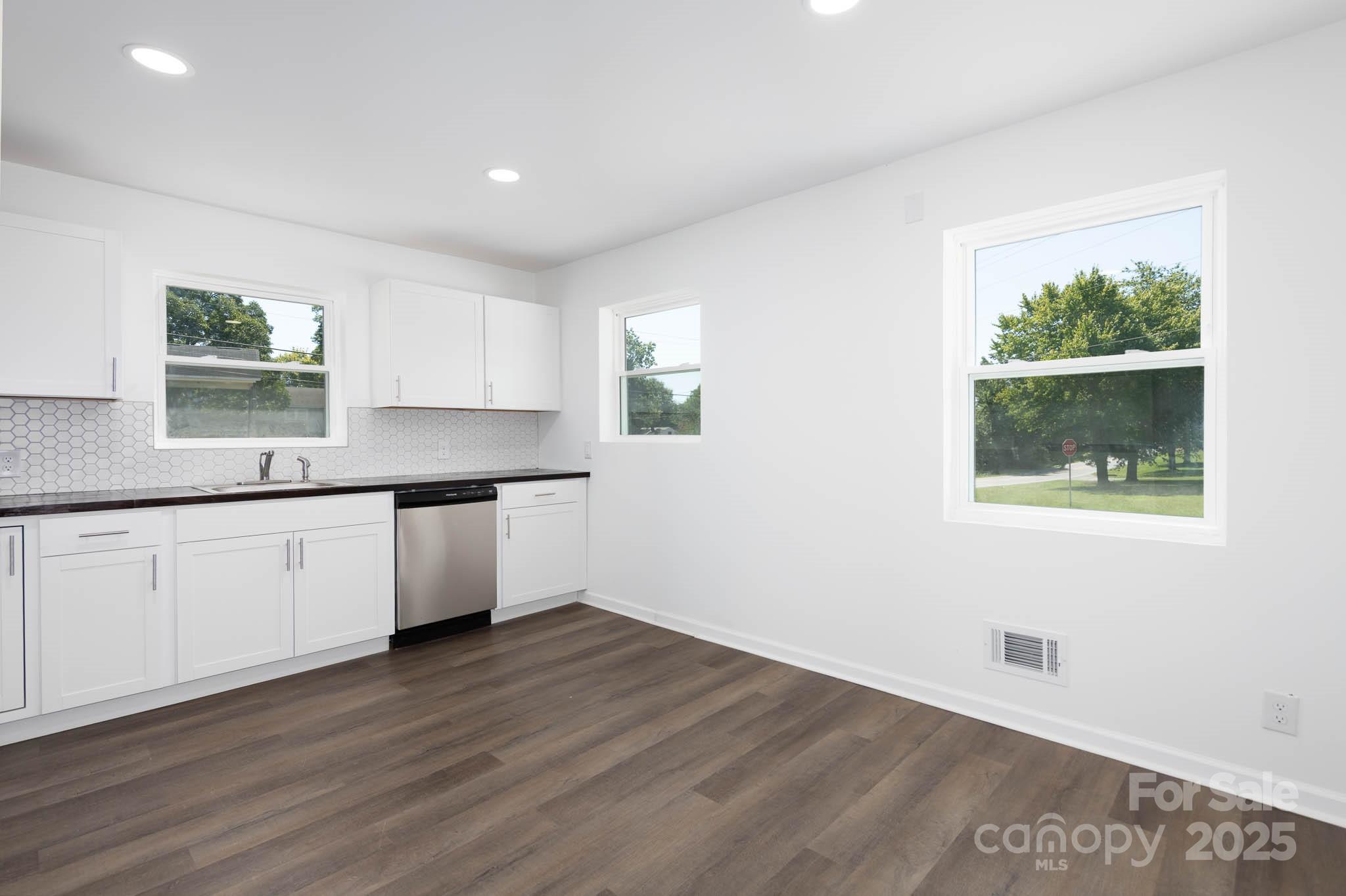 108 S Little Texas Road Property Photo 8