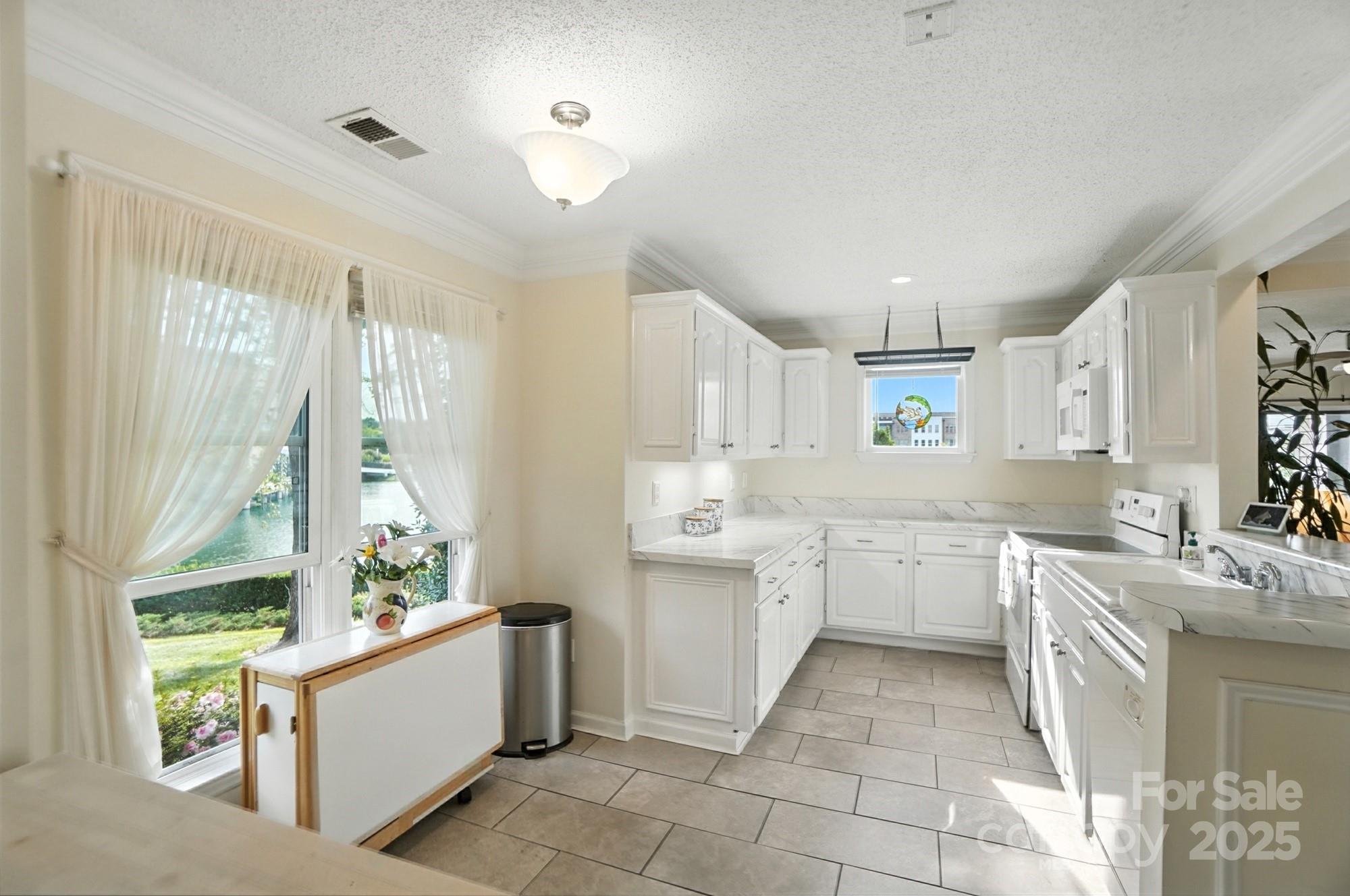 9031 Jm Keynes Drive 56 Property Photo 6