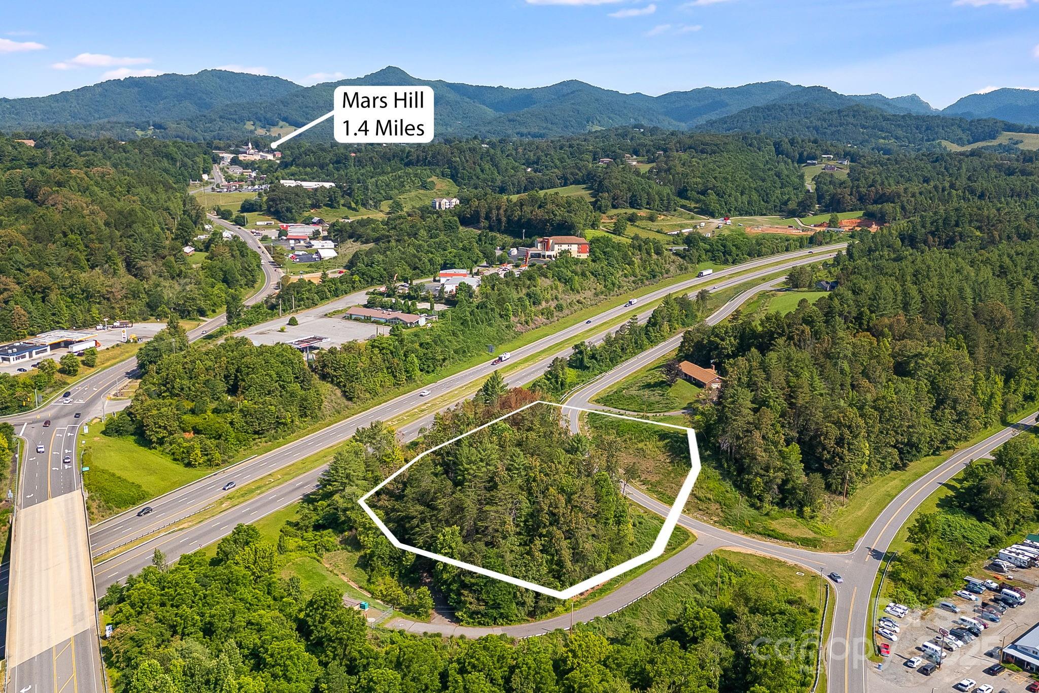 1672 Crossroads Parkway Property Photo 2