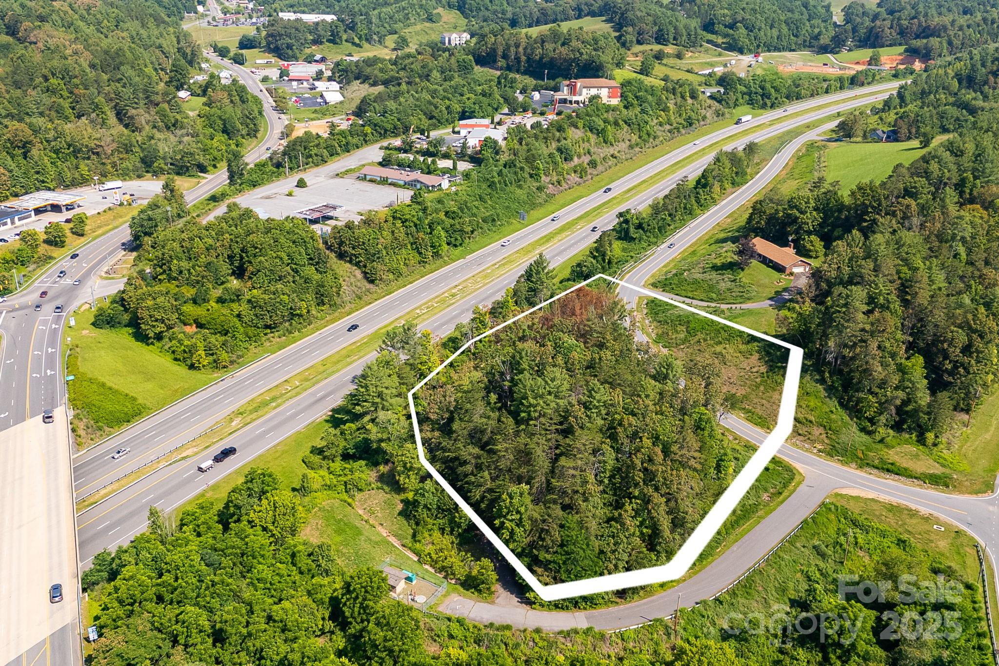 1672 Crossroads Parkway Property Photo 7